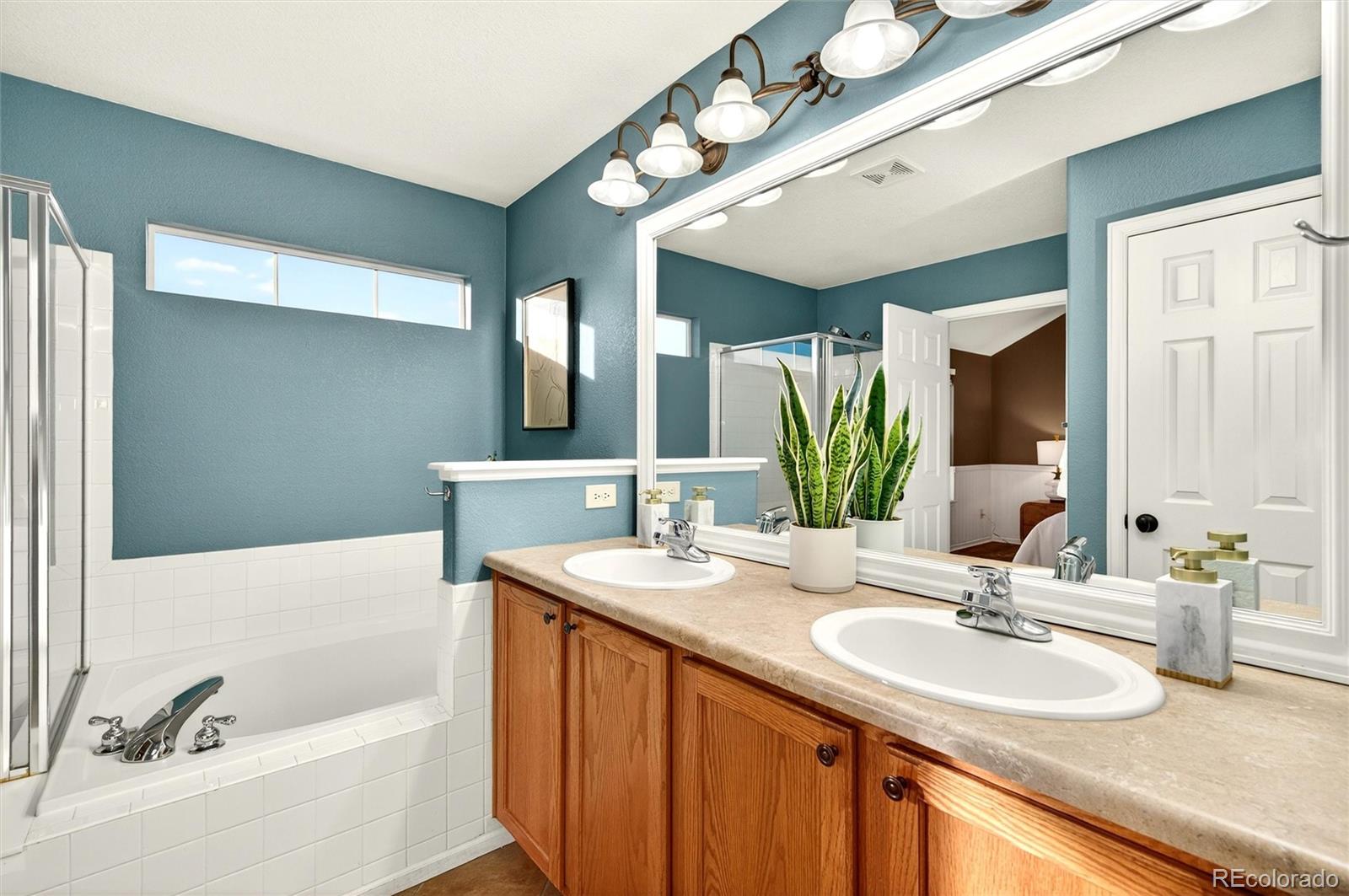 Castle Rock, Colorado, 80108, United States, 2 Bedrooms Bedrooms, ,3 BathroomsBathrooms,Residential,For Sale,1992912