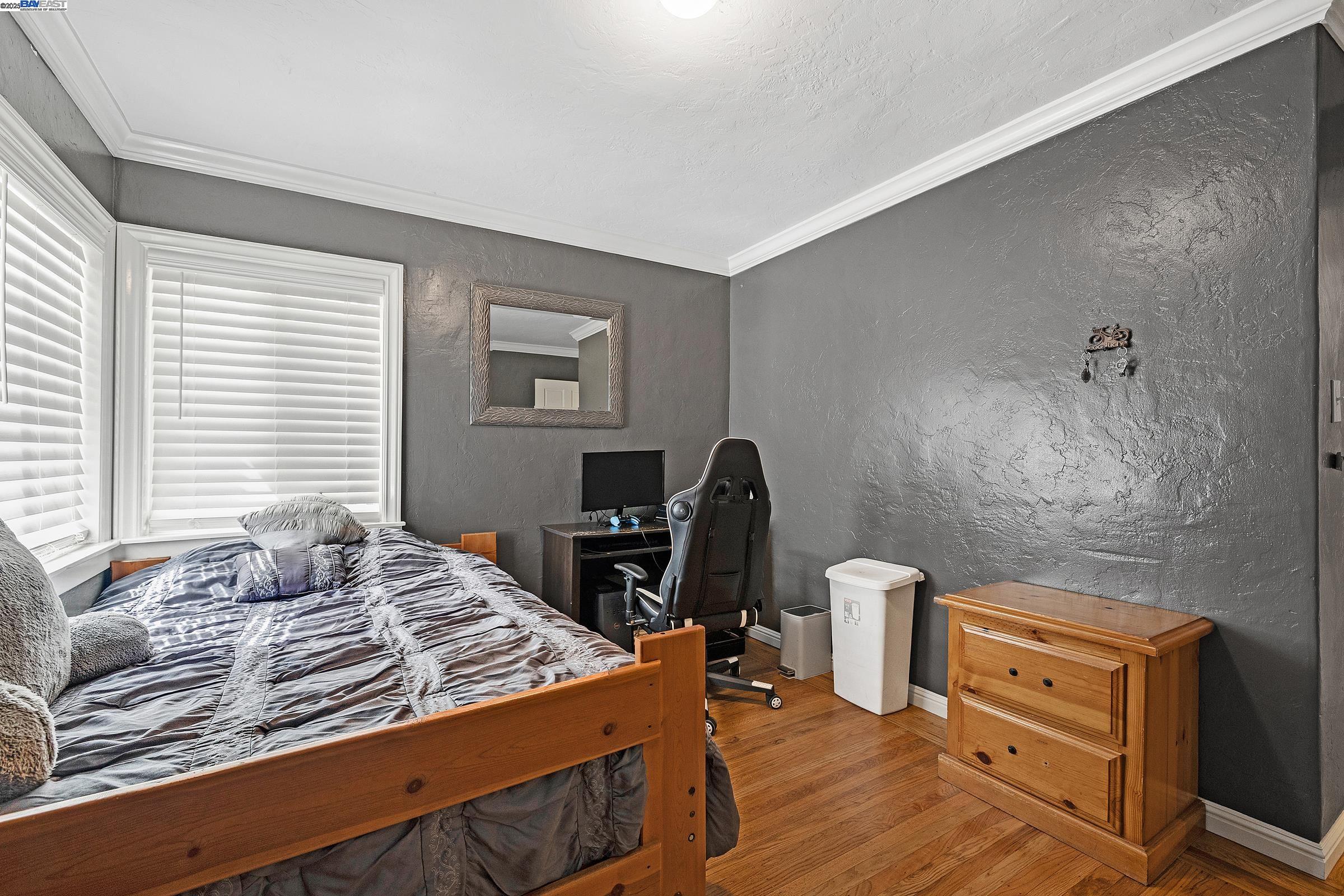 Oakland, California, 94605, United States, 4 Bedrooms Bedrooms, ,1 BathroomBathrooms,Residential,For Sale,1941828