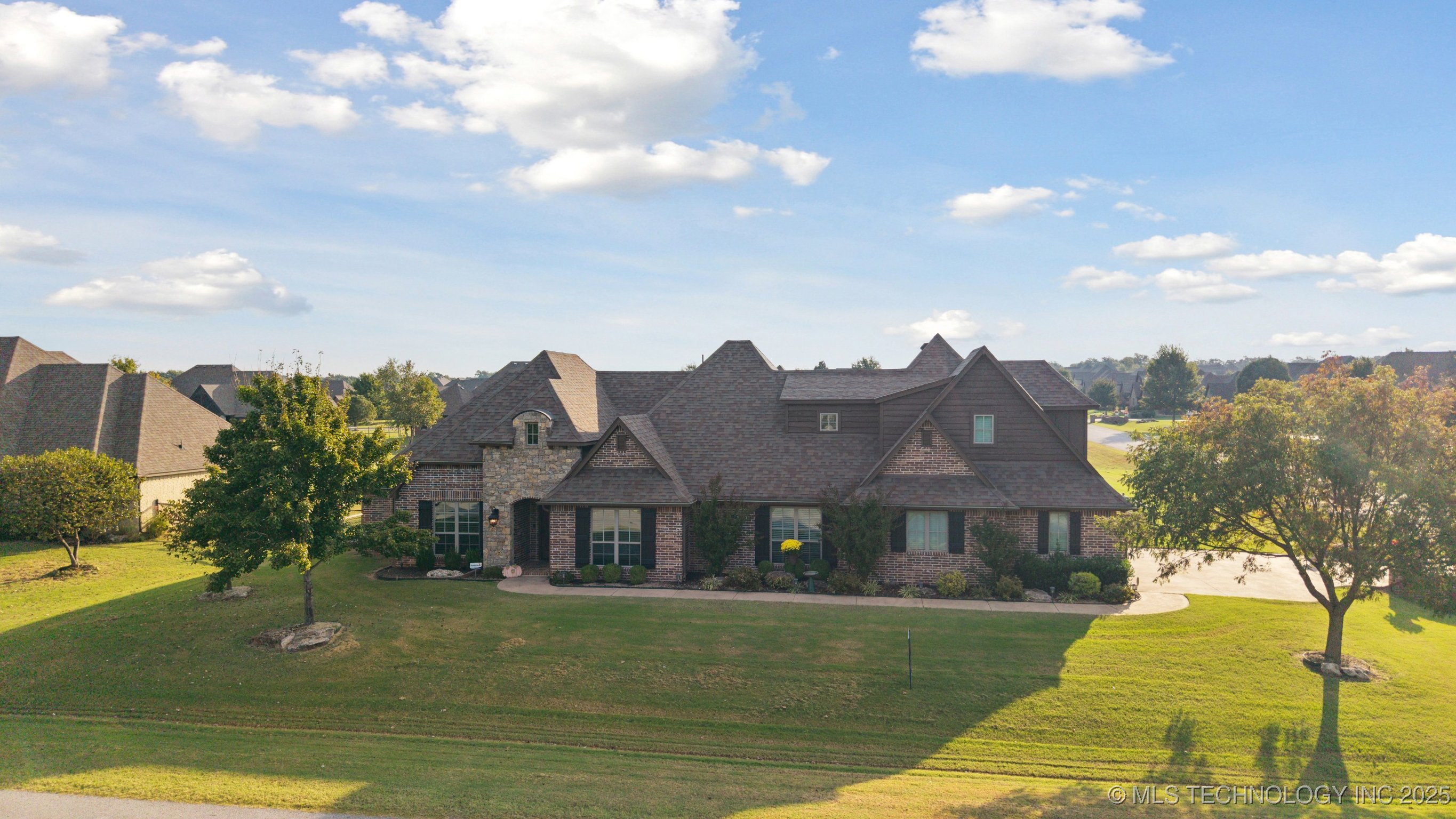 Owasso, Oklahoma, 74055, United States, 4 Bedrooms Bedrooms, ,4 BathroomsBathrooms,Residential,For Sale,1962662