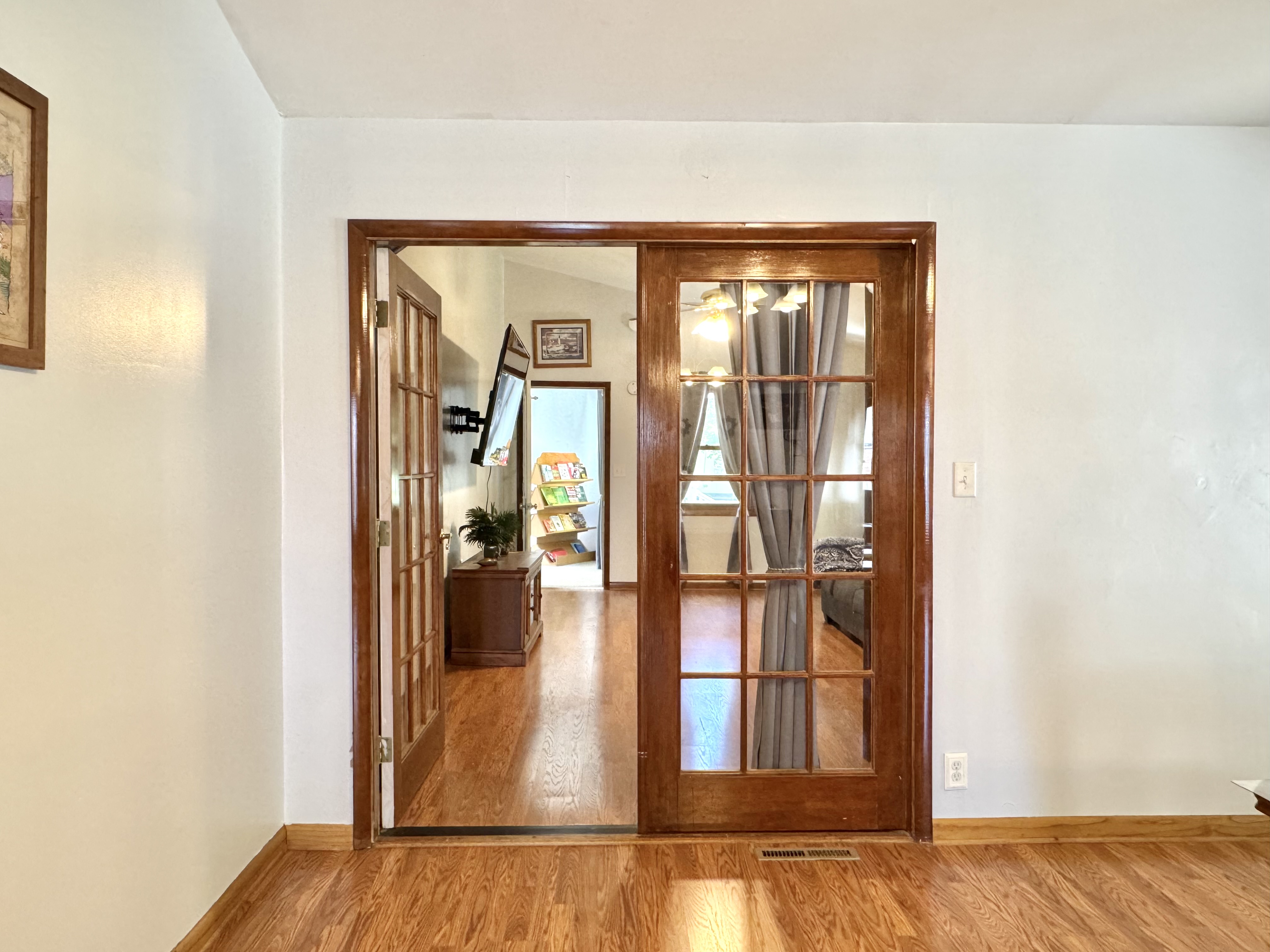 Catskill, New York, 12414, United States, 4 Bedrooms Bedrooms, ,2 BathroomsBathrooms,Residential,For Sale,1978791