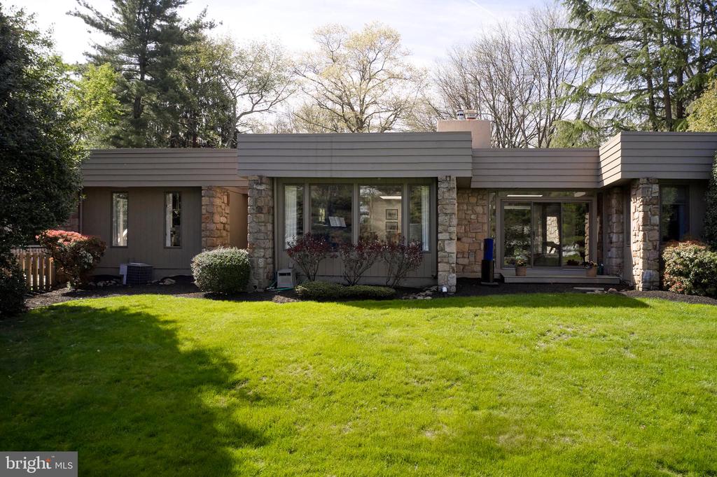 Yardley, Pennsylvania, 19067, United States, 5 Bedrooms Bedrooms, ,5 BathroomsBathrooms,Residential,For Sale,1926265