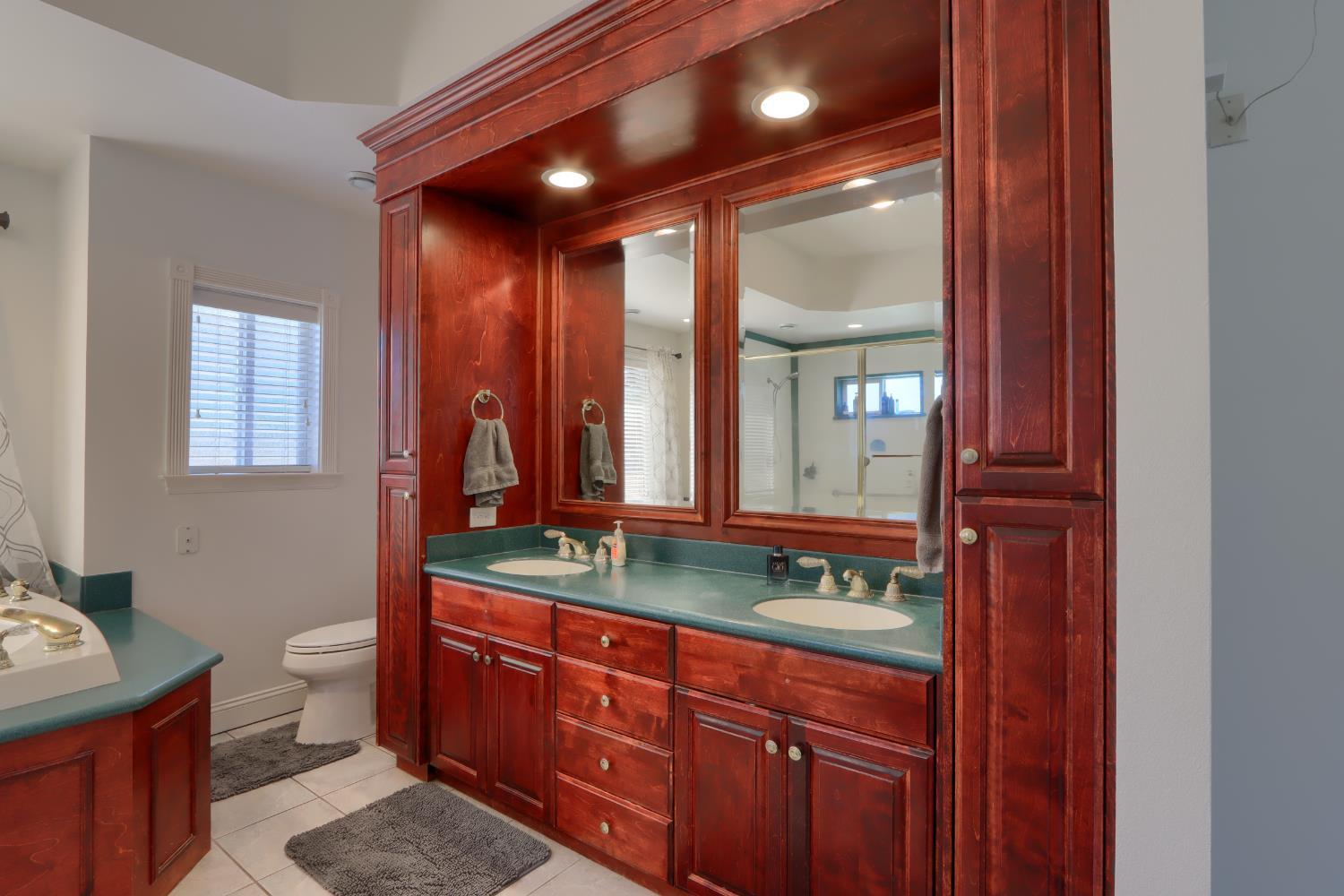 Ahwahnee, California, 93601, United States, 5 Bedrooms Bedrooms, ,4 BathroomsBathrooms,Residential,For Sale,2043706