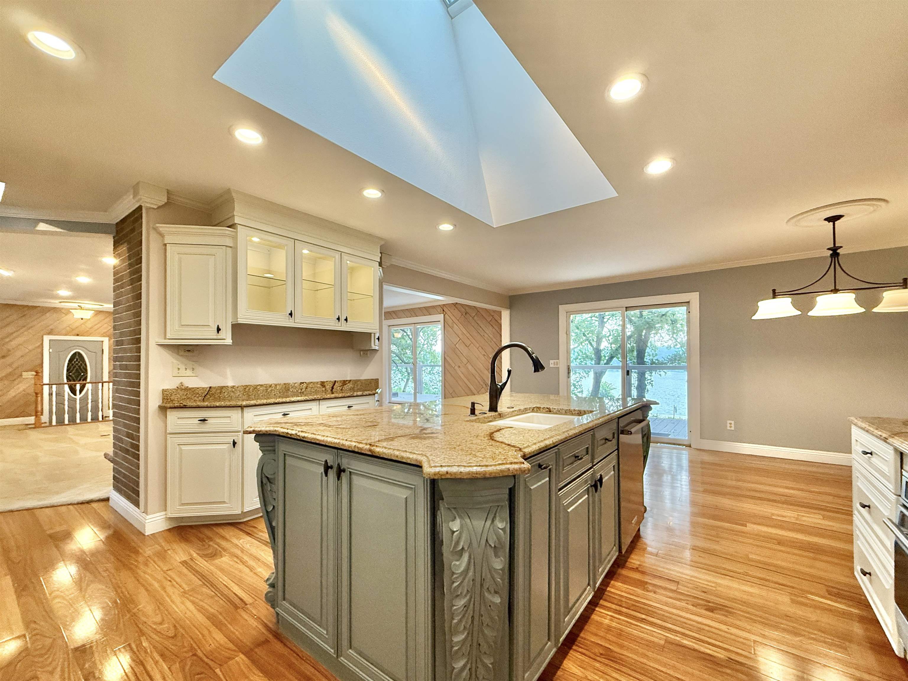 Beloit, Wisconsin, 53511, United States, 4 Bedrooms Bedrooms, ,3 BathroomsBathrooms,Residential,For Sale,1905797