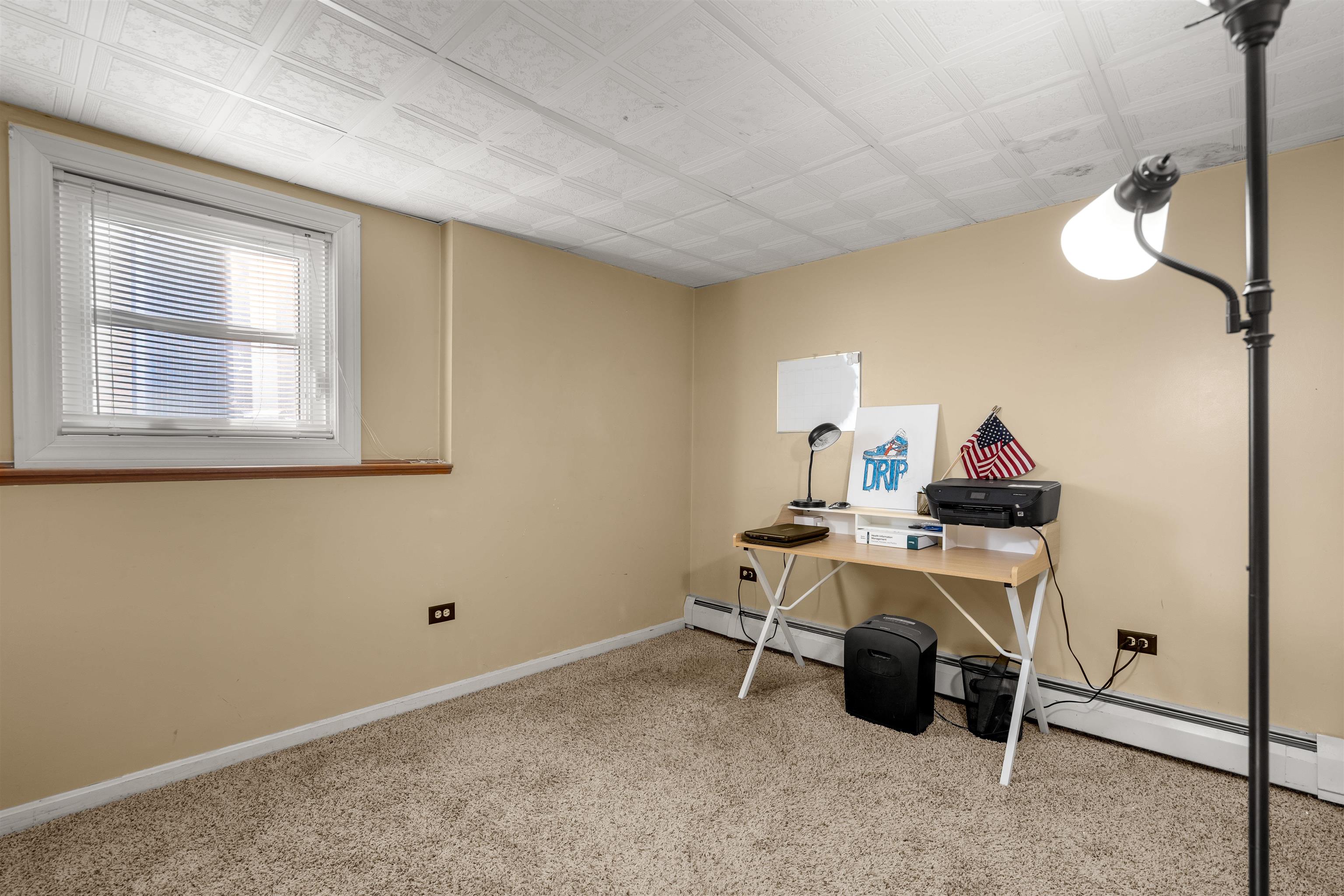 Manchester, New Hampshire, 03103, United States, 3 Bedrooms Bedrooms, ,2 BathroomsBathrooms,Residential,For Sale,1989722