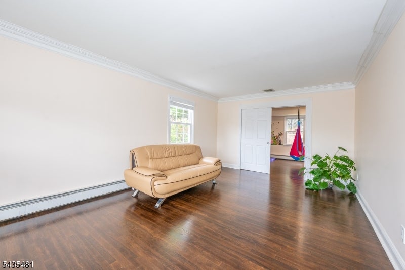 Wayne Twp., New Jersey, 07470, United States, 4 Bedrooms Bedrooms, ,3 BathroomsBathrooms,Residential,For Sale,2049437