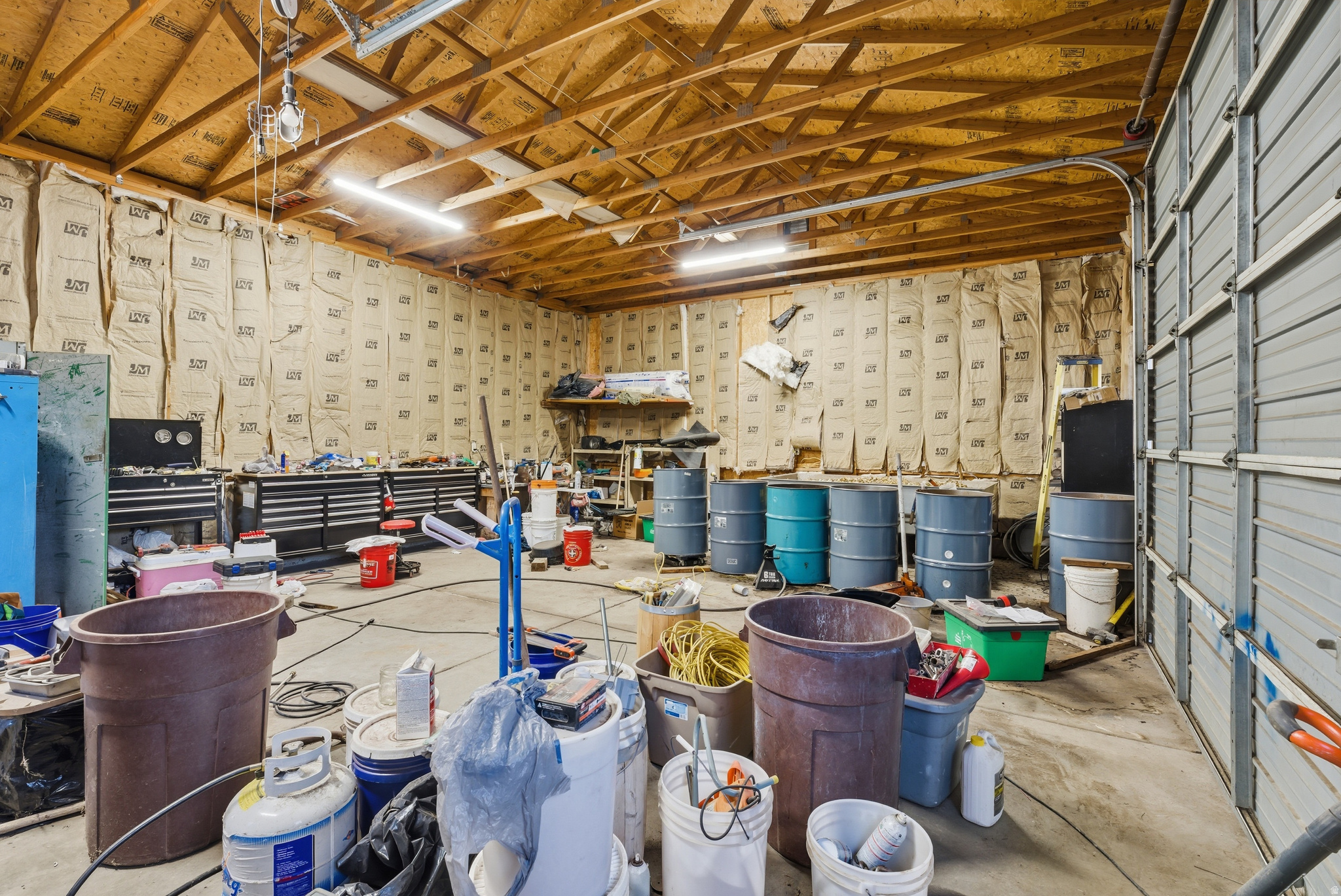 Clearfield, Utah, 84015, United States, 6 Bedrooms Bedrooms, ,2 BathroomsBathrooms,Residential,For Sale,1992038