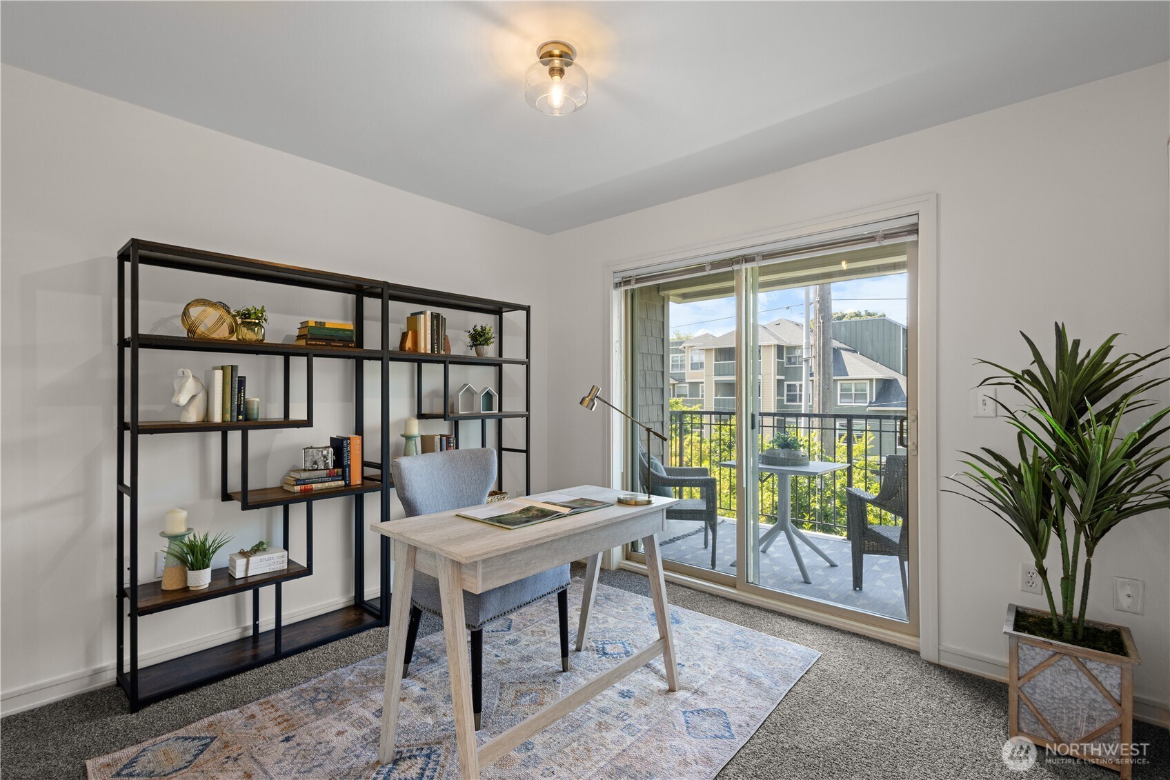 Seattle, Washington, 98199, United States, 2 Bedrooms Bedrooms, ,1 BathroomBathrooms,Residential,For Sale,1997029