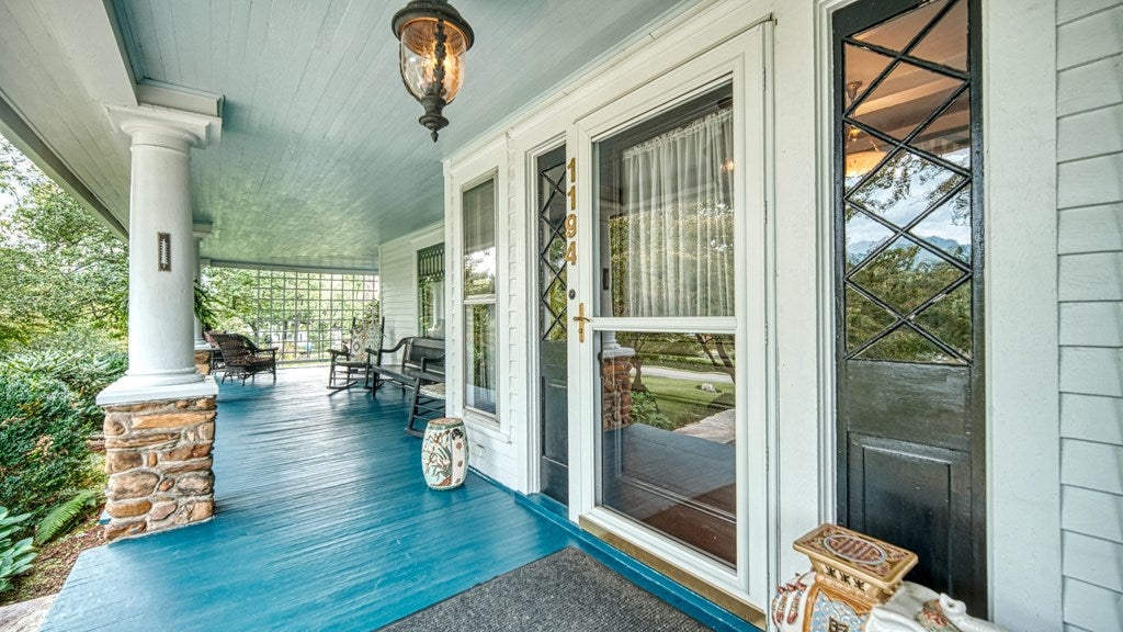 Andrews, North Carolina, 28901, United States, 5 Bedrooms Bedrooms, ,4 BathroomsBathrooms,Residential,For Sale,1912195
