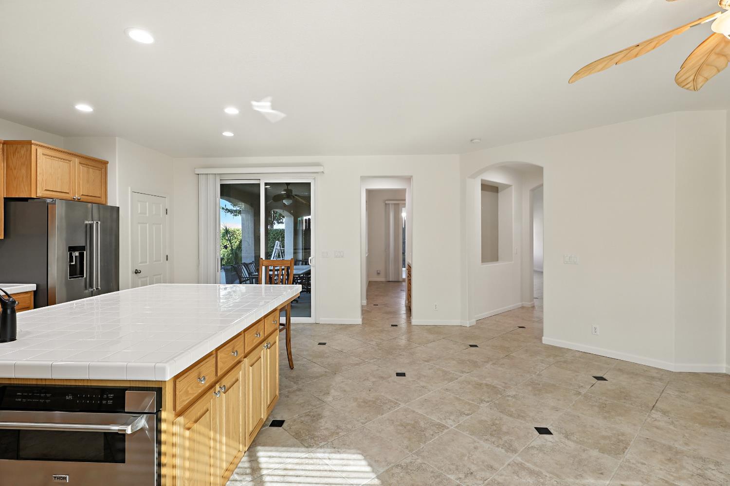 Chowchilla, California, 93610, United States, 5 Bedrooms Bedrooms, ,4 BathroomsBathrooms,Residential,For Sale,2009956