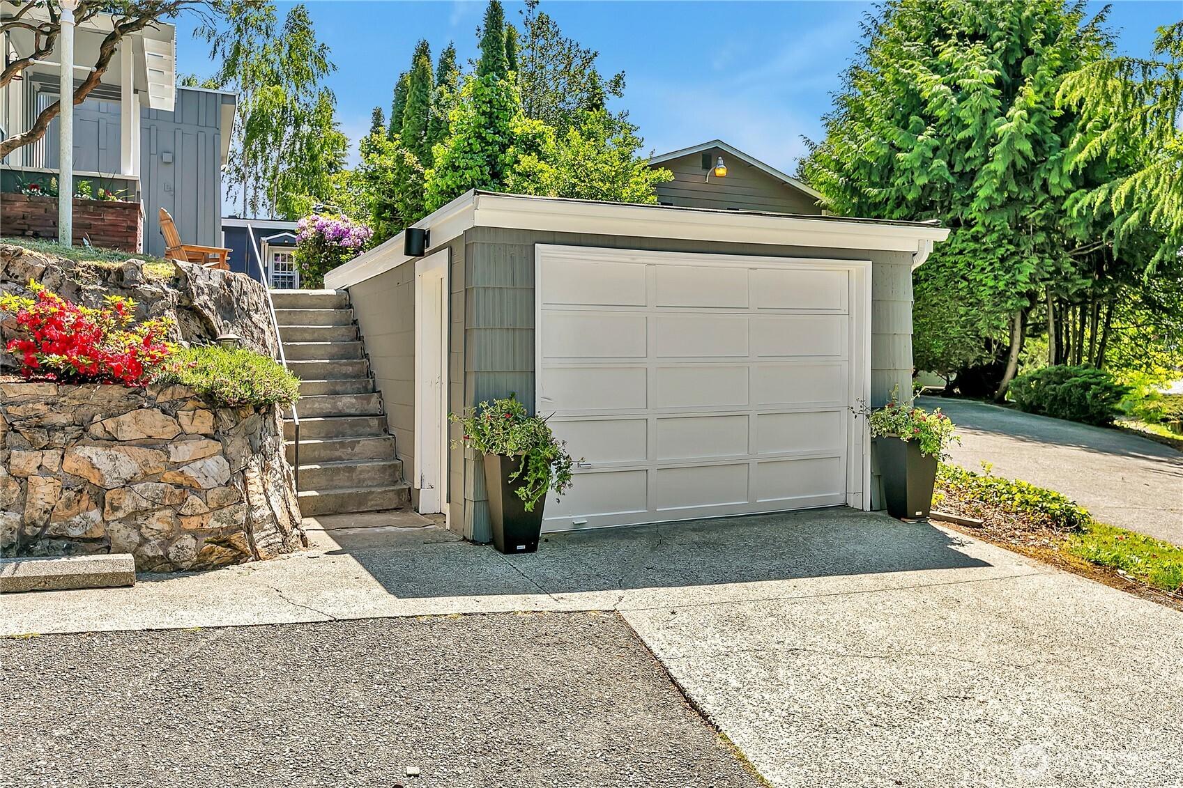 UNIVERSITY PLACE, Washington, 98466, United States, 2 Bedrooms Bedrooms, ,2 BathroomsBathrooms,Residential,For Sale,1969350