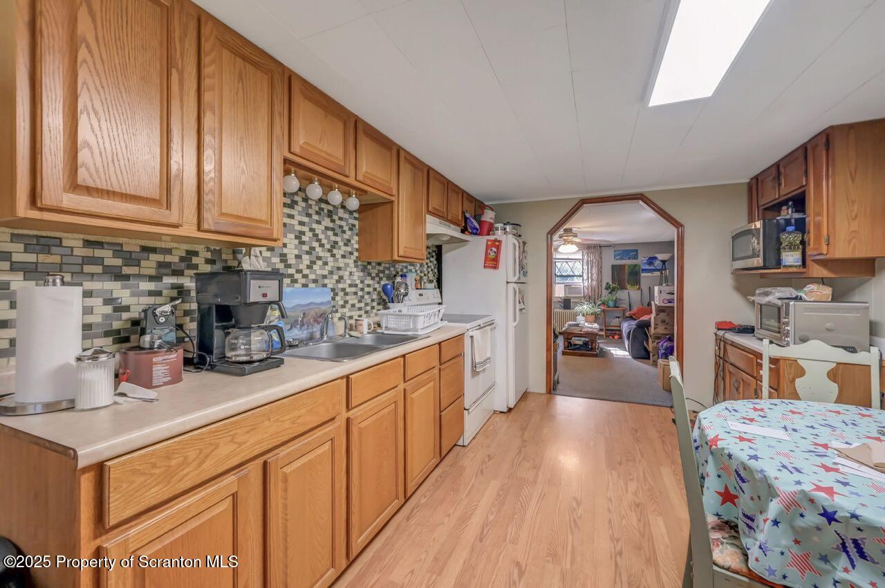 Gouldsboro, Pennsylvania, 18424, United States, 5 Bedrooms Bedrooms, ,2 BathroomsBathrooms,Residential,For Sale,1932796