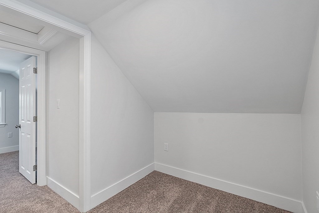Exeter, New Hampshire, 03833, United States, 4 Bedrooms Bedrooms, ,3 BathroomsBathrooms,Residential,For Sale,1927852