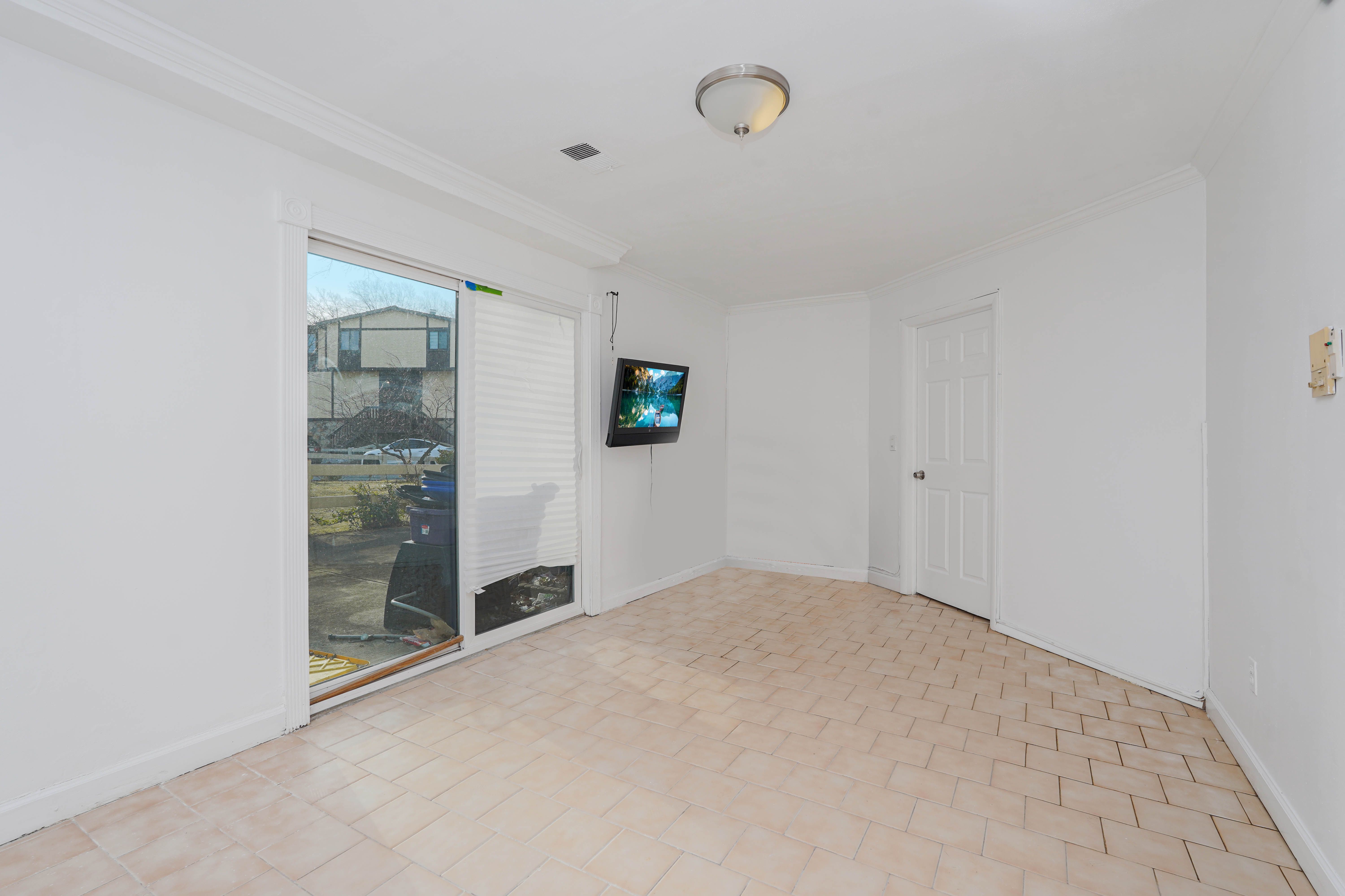 Staten Island, New York, 10314, United States, 3 Bedrooms Bedrooms, ,2 BathroomsBathrooms,Residential,For Sale,1924419