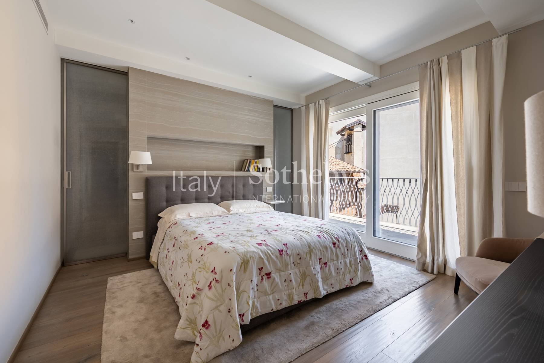 Fully renovated penthouse in the Magenta/Castello area - 物件實景