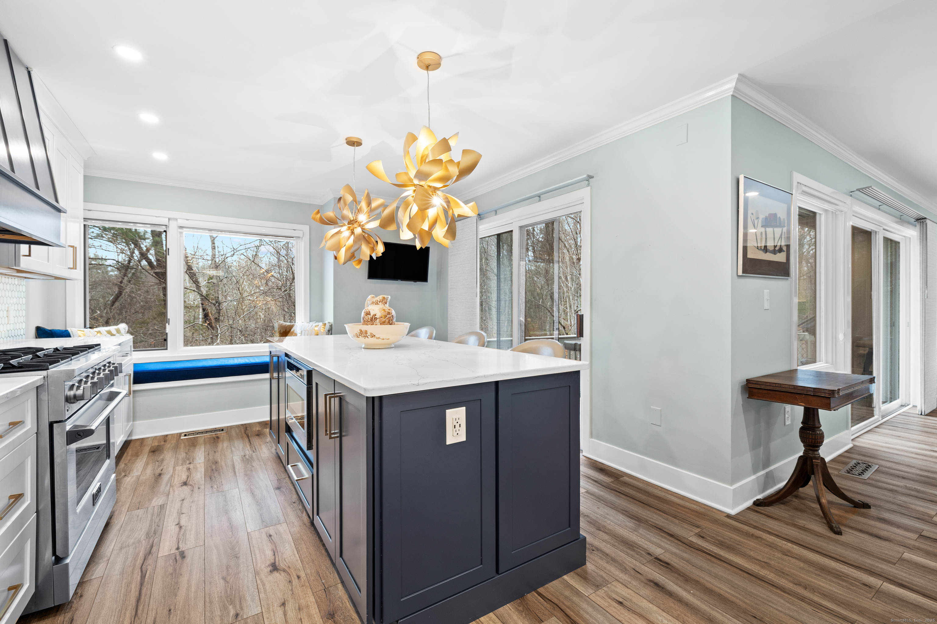 Avon, Connecticut, 06001, United States, 3 Bedrooms Bedrooms, ,4 BathroomsBathrooms,Residential,For Sale,1999811