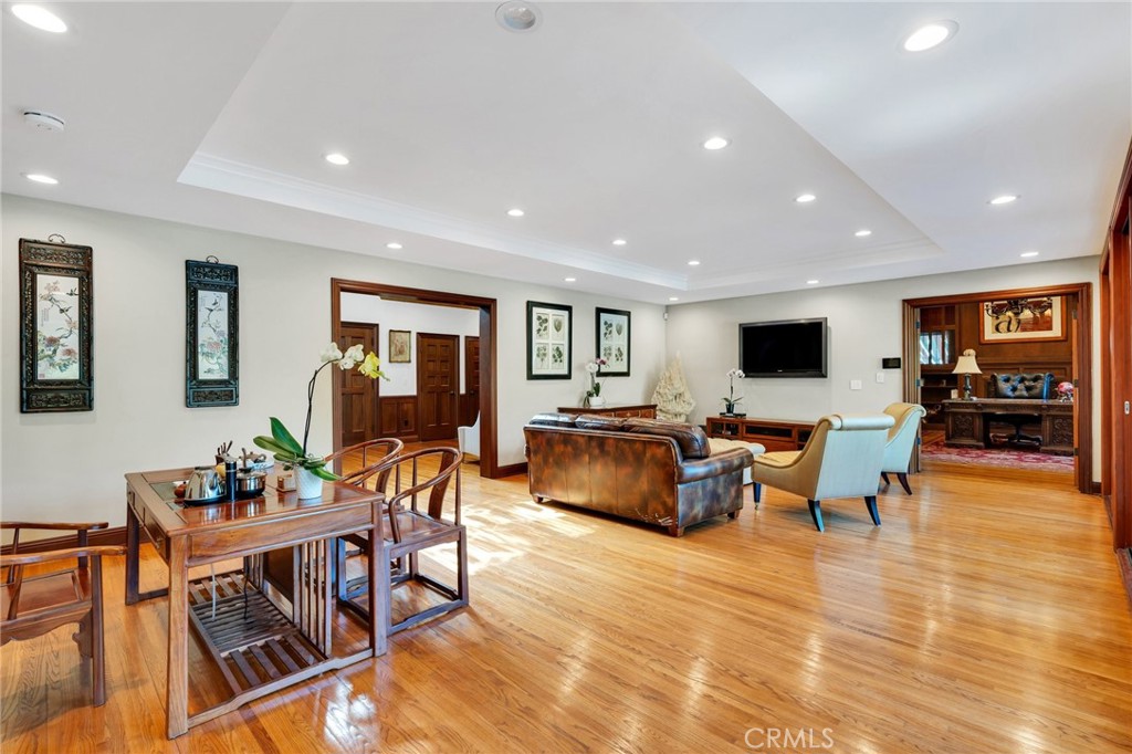San Marino, California, 91108, United States, 5 Bedrooms Bedrooms, ,6 BathroomsBathrooms,Residential,For Sale,1686890