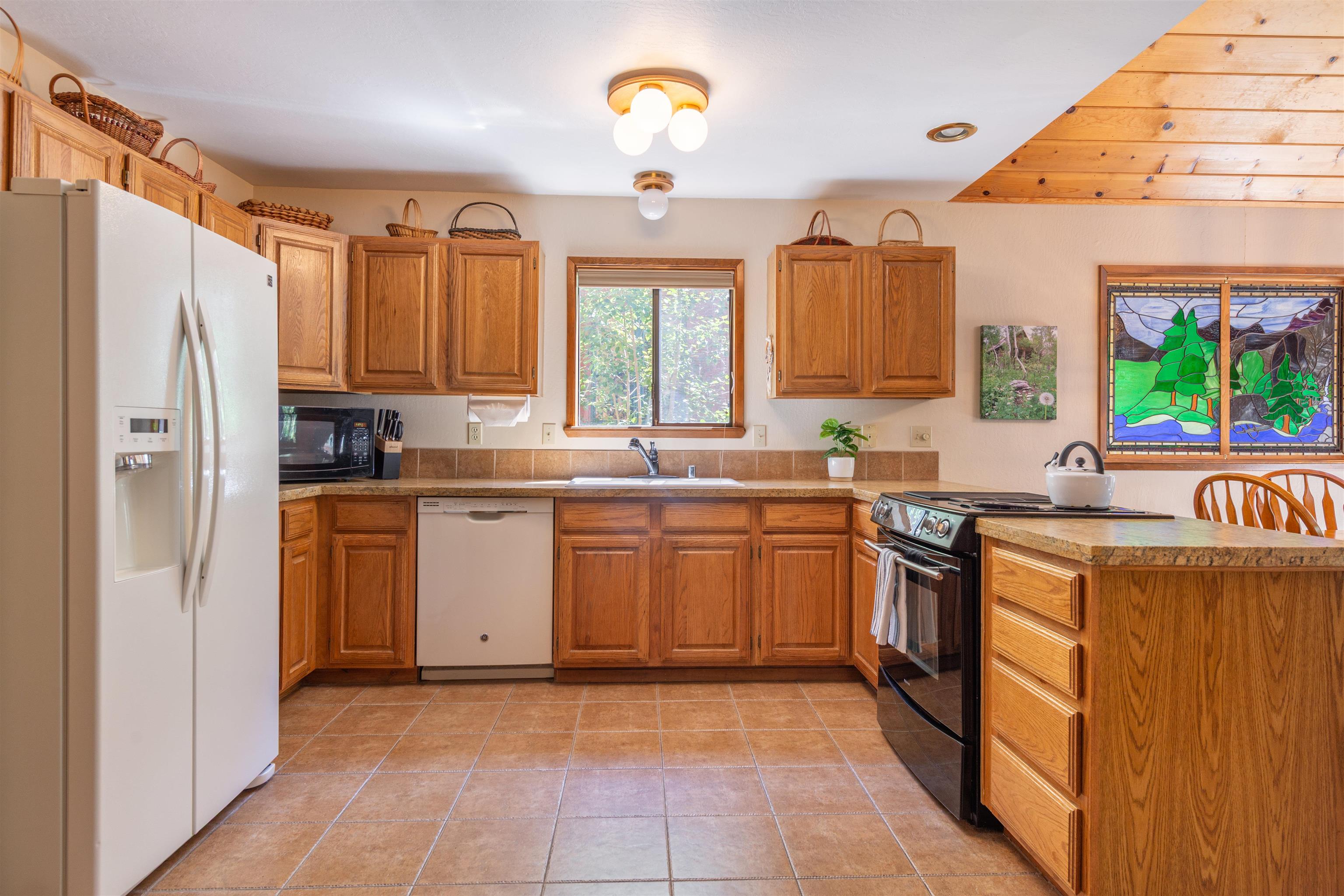 Truckee, California, 96161, United States, 3 Bedrooms Bedrooms, ,2 BathroomsBathrooms,Residential,For Sale,1917149