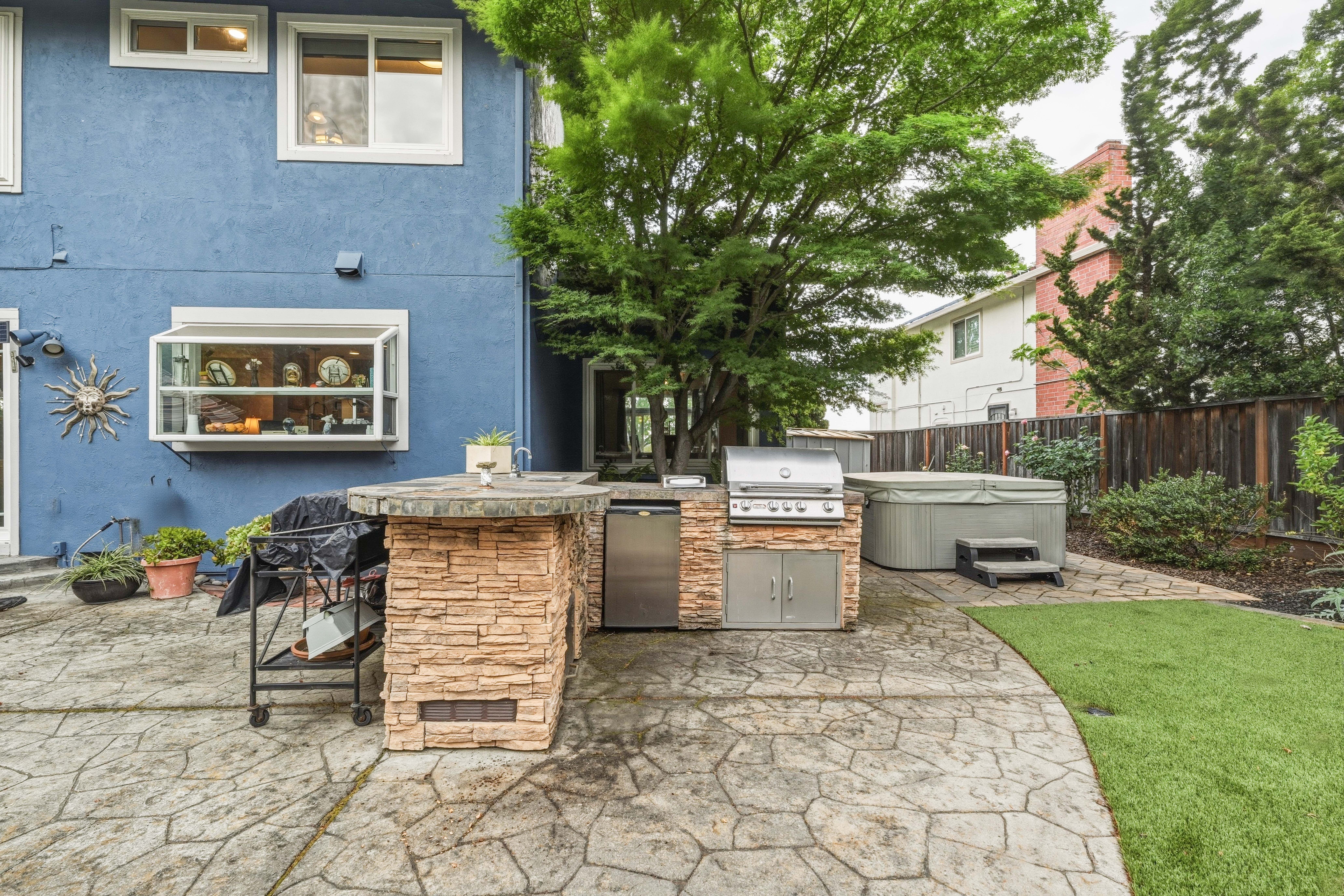  Stunningly Upgraded Home with Modern Amenities and Charm - 物件實景