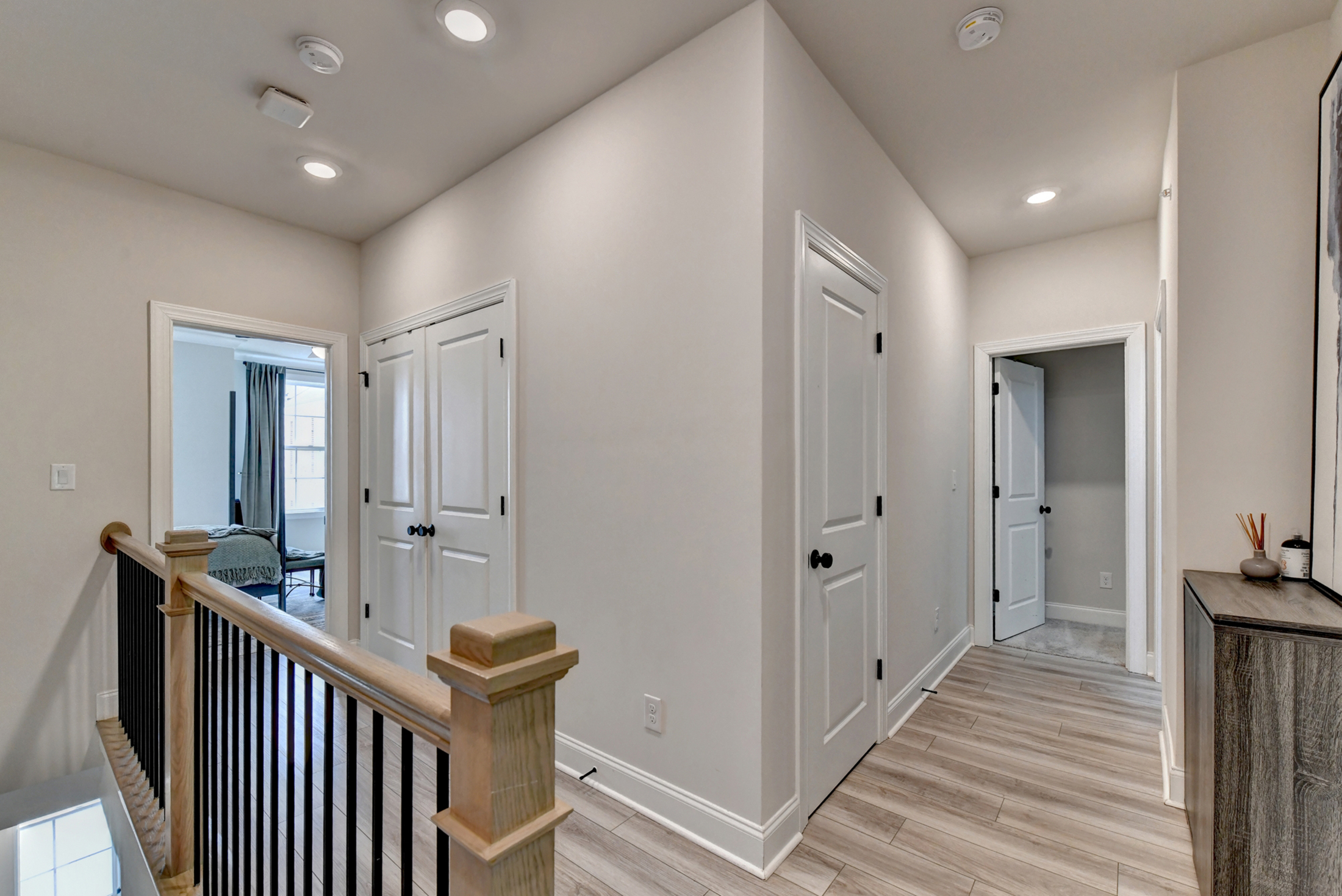  Welcome Home to this Magnificent Three-Story Townhome - 物件實景