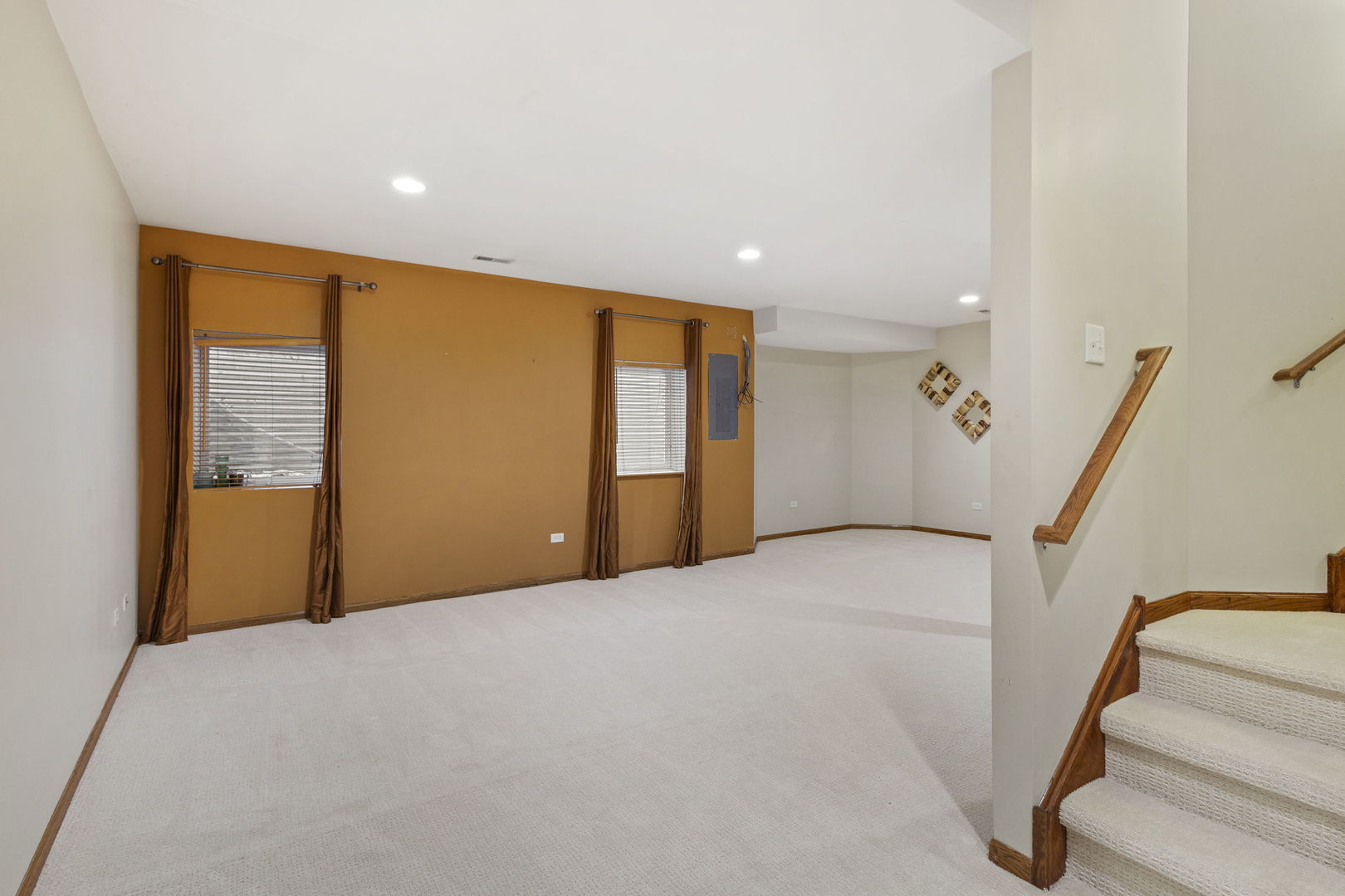 Orland Park, Illinois, 60467, United States, 3 Bedrooms Bedrooms, ,4 BathroomsBathrooms,Residential,For Sale,1927522