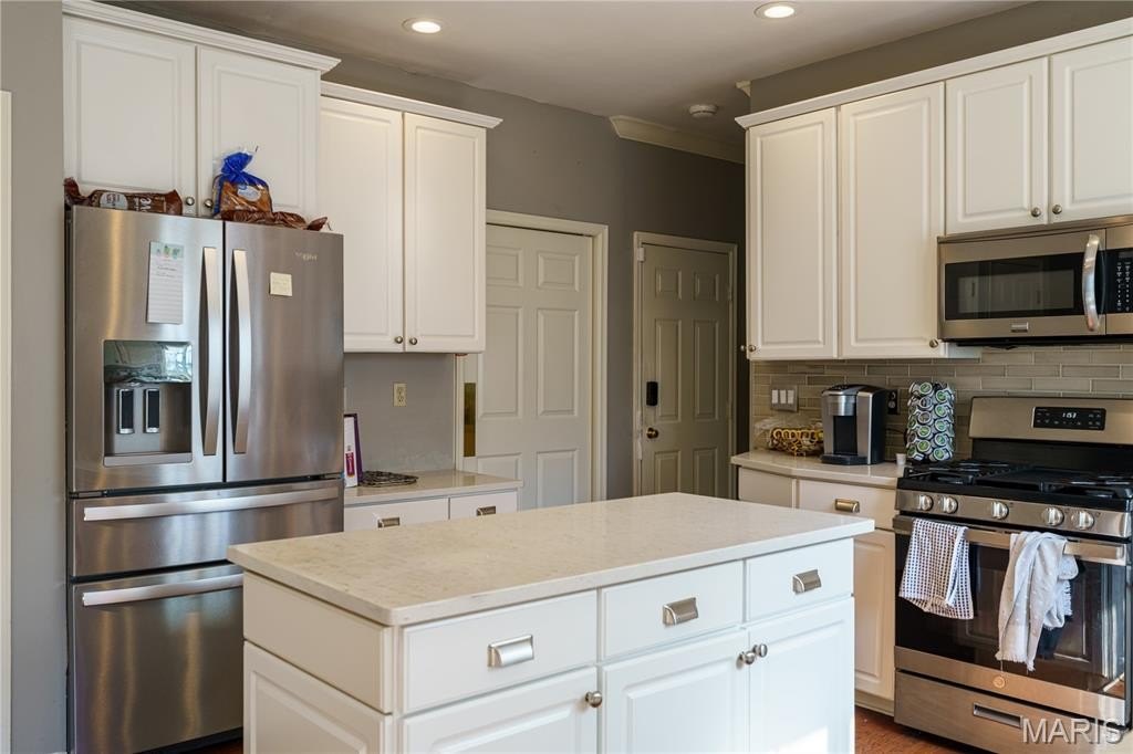 Glen Carbon, Illinois, 62034, United States, 5 Bedrooms Bedrooms, ,4 BathroomsBathrooms,Residential,For Sale,1977133