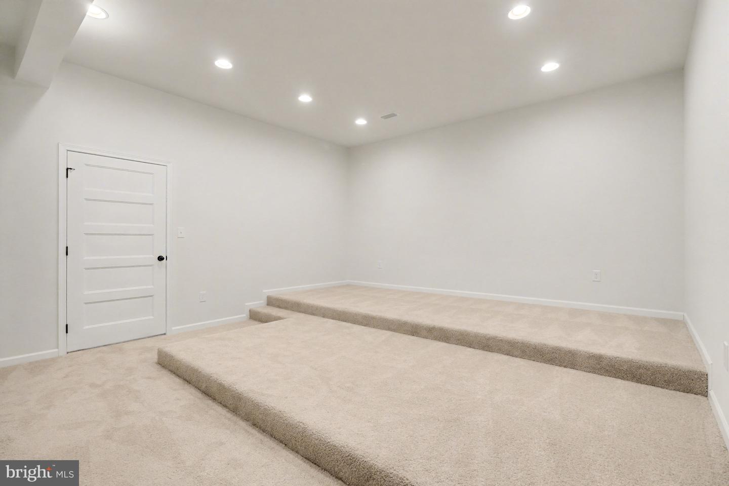 York, Pennsylvania, 17403, United States, 5 Bedrooms Bedrooms, ,6 BathroomsBathrooms,Residential,For Sale,2003251