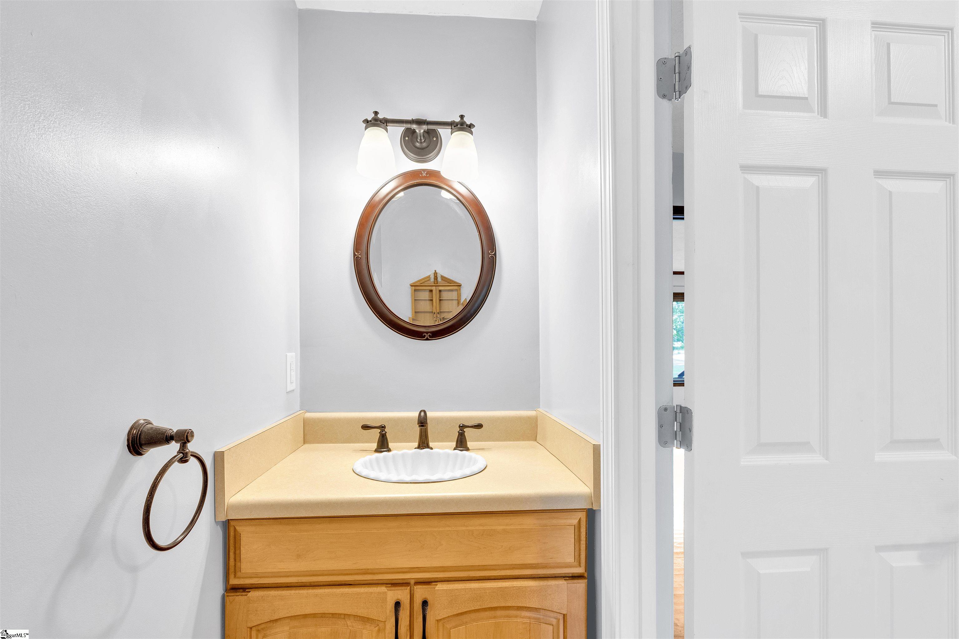 Fountain Inn, South Carolina, 29644, United States, 5 Bedrooms Bedrooms, ,4 BathroomsBathrooms,Residential,For Sale,1938942