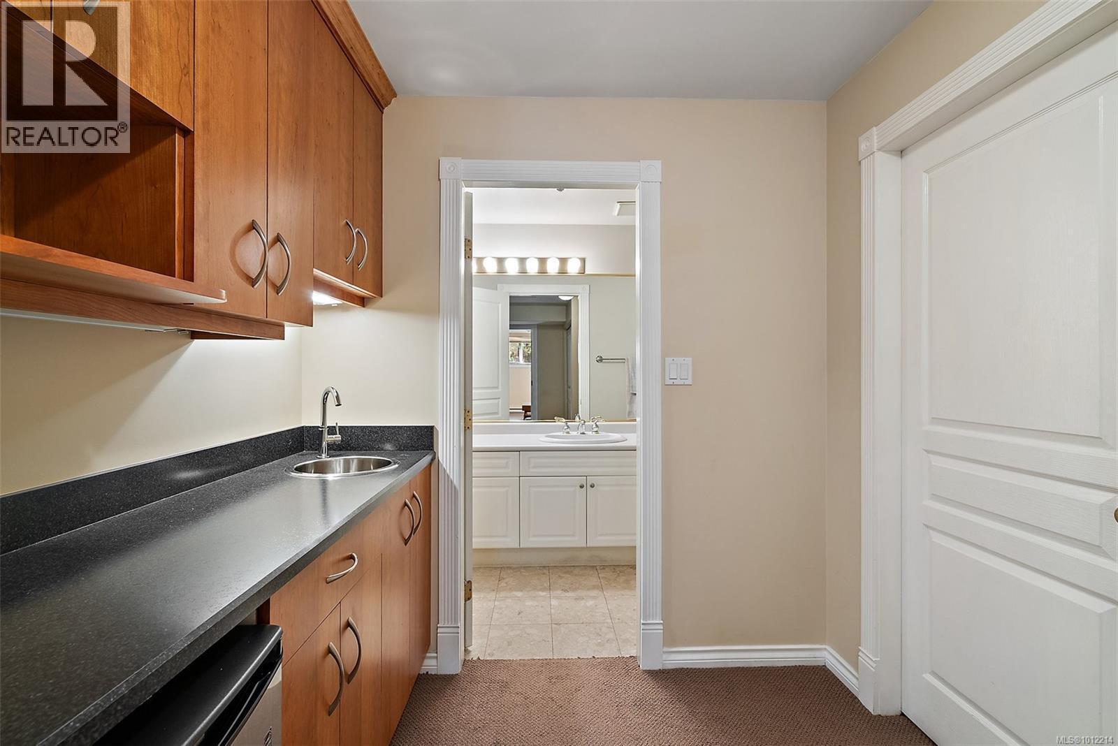 VICTORIA, British Columbia, V9A 7M5, CA, 4 Bedrooms Bedrooms, ,4 BathroomsBathrooms,Residential,For Sale,1947216