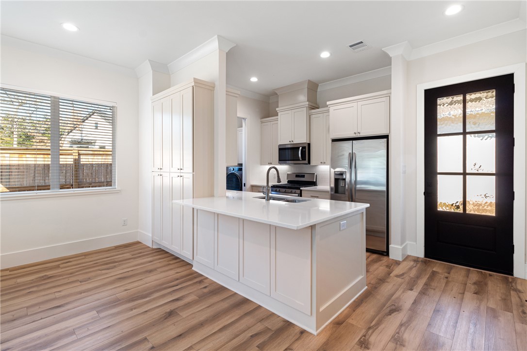 College Station, Texas, 77845, United States, 4 Bedrooms Bedrooms, ,5 BathroomsBathrooms,Residential,For Sale,1713774