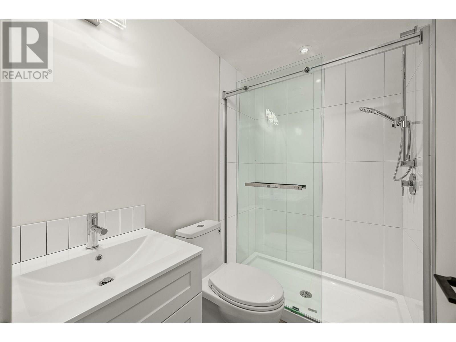 KELOWNA, British Columbia, V1V 0C9, CA, 5 Bedrooms Bedrooms, ,4 BathroomsBathrooms,Residential,For Sale,1875451