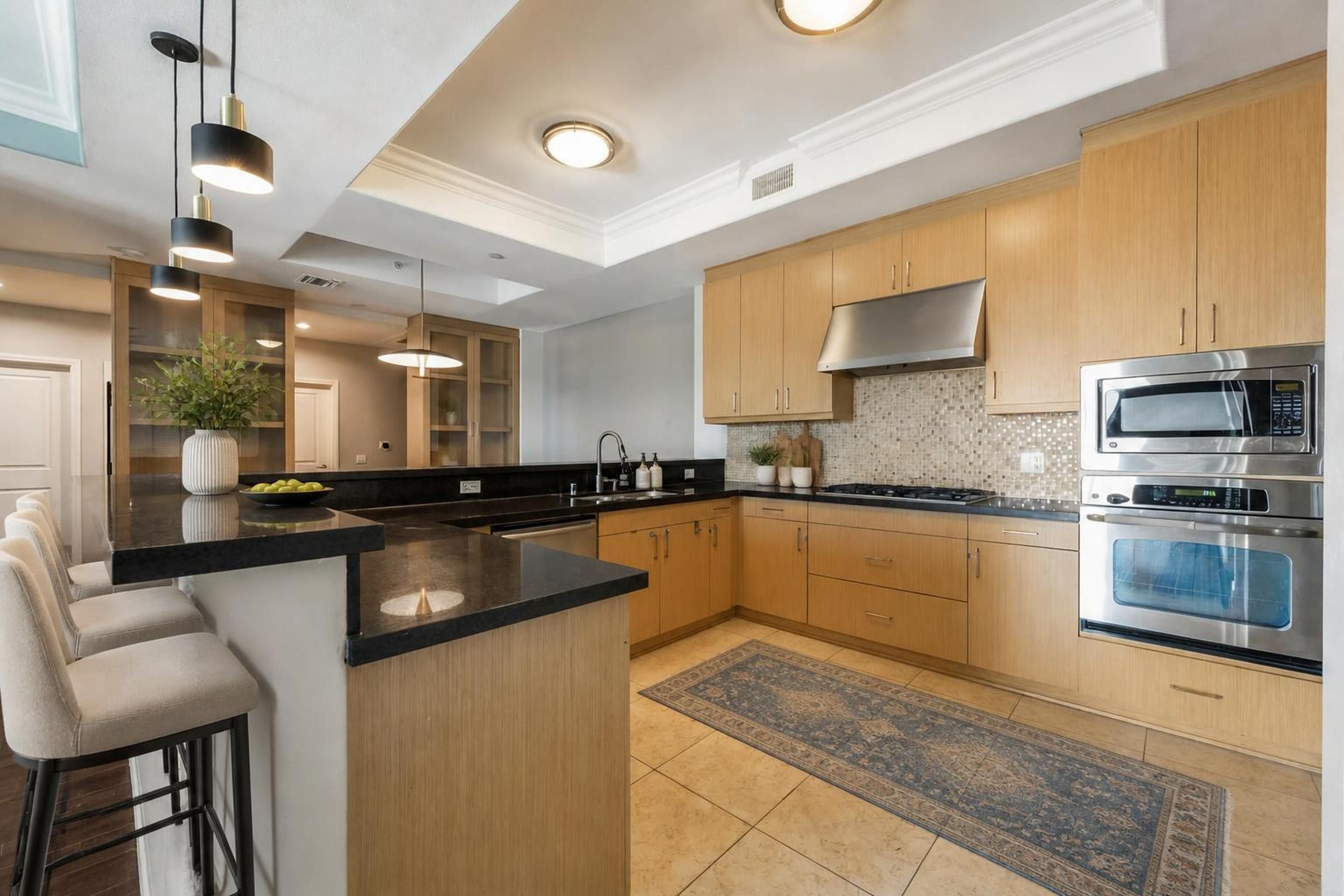 311 S Gramercy Pl, Mid-Wilshire, CA 90020