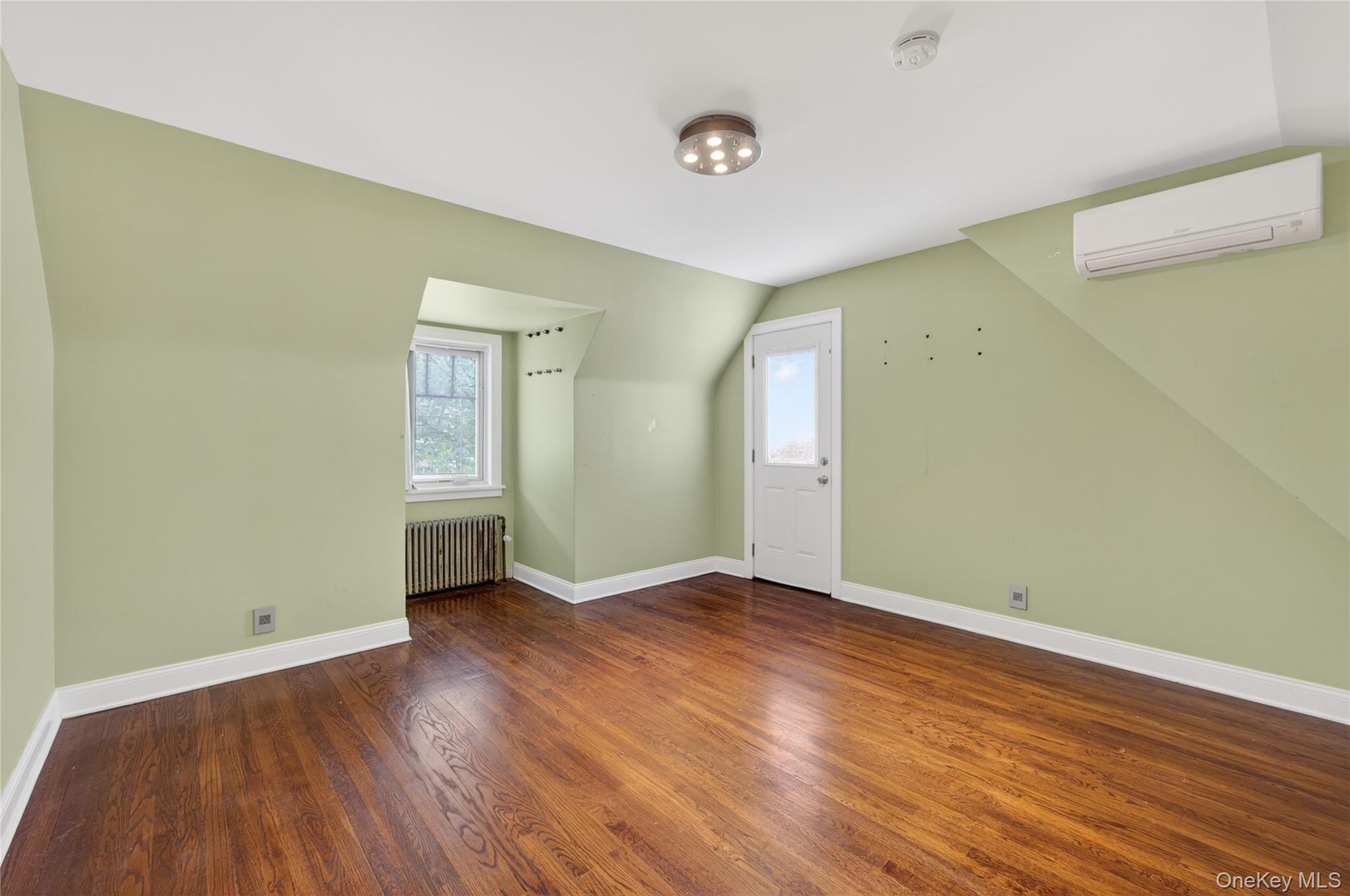  161 Greenway W, New Hyde Park, NY, 11040 - 物件實景