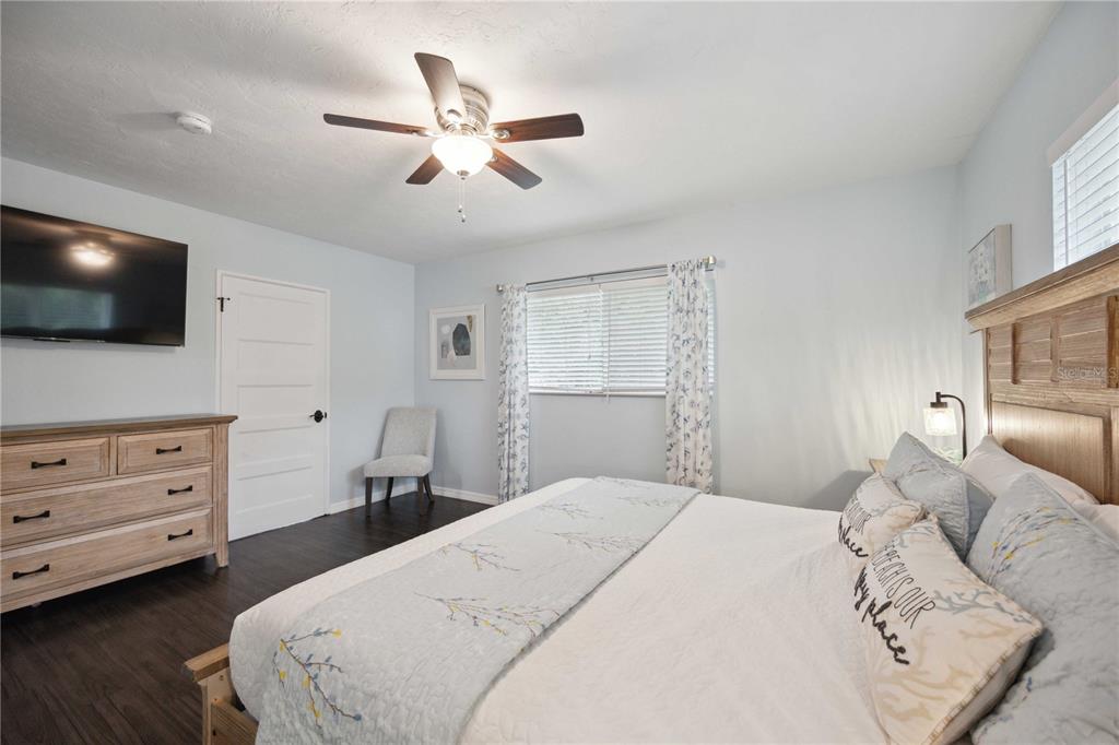 Sarasota, Florida, 34239, United States, 3 Bedrooms Bedrooms, ,2 BathroomsBathrooms,Residential,For Sale,1690637