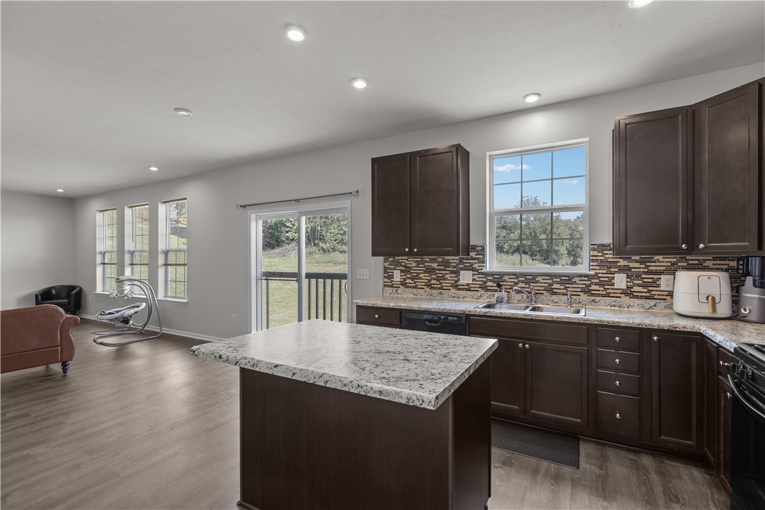South Park, Pennsylvania, 15129, United States, 4 Bedrooms Bedrooms, ,3 BathroomsBathrooms,Residential,For Sale,1876041