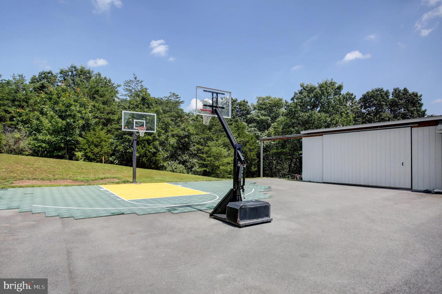 Big Pool, Maryland, 21711, United States, 5 Bedrooms Bedrooms, ,4 BathroomsBathrooms,Residential,For Sale,1897017