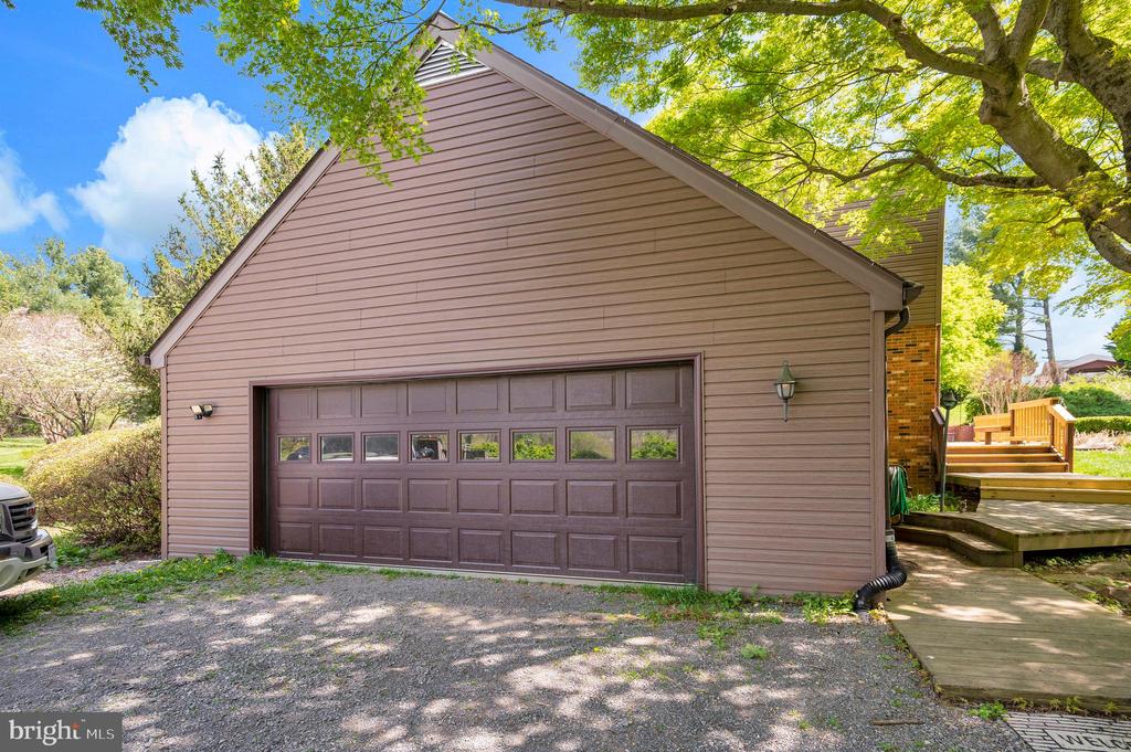 Linden, Virginia, 22642, United States, 5 Bedrooms Bedrooms, ,4 BathroomsBathrooms,Residential,For Sale,2037897