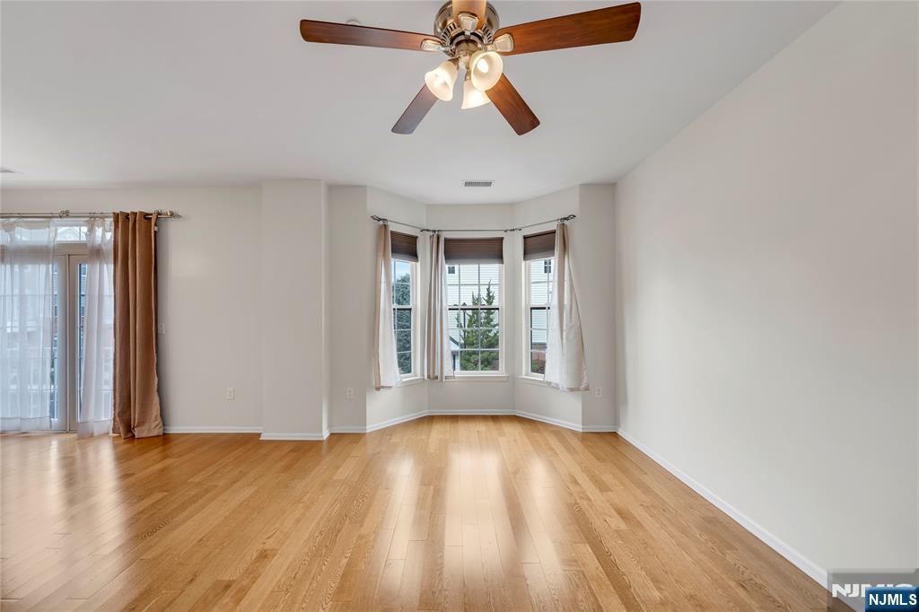 Belleville, New Jersey, 07109, United States, 2 Bedrooms Bedrooms, ,3 BathroomsBathrooms,Residential,For Sale,1971740