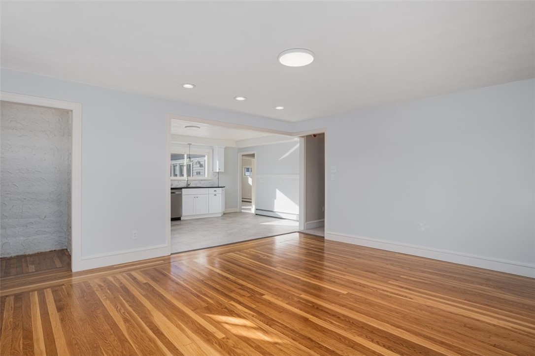 Providence, Rhode Island, 02809, United States, 3 Bedrooms Bedrooms, ,1 BathroomBathrooms,Residential,For Sale,2003236