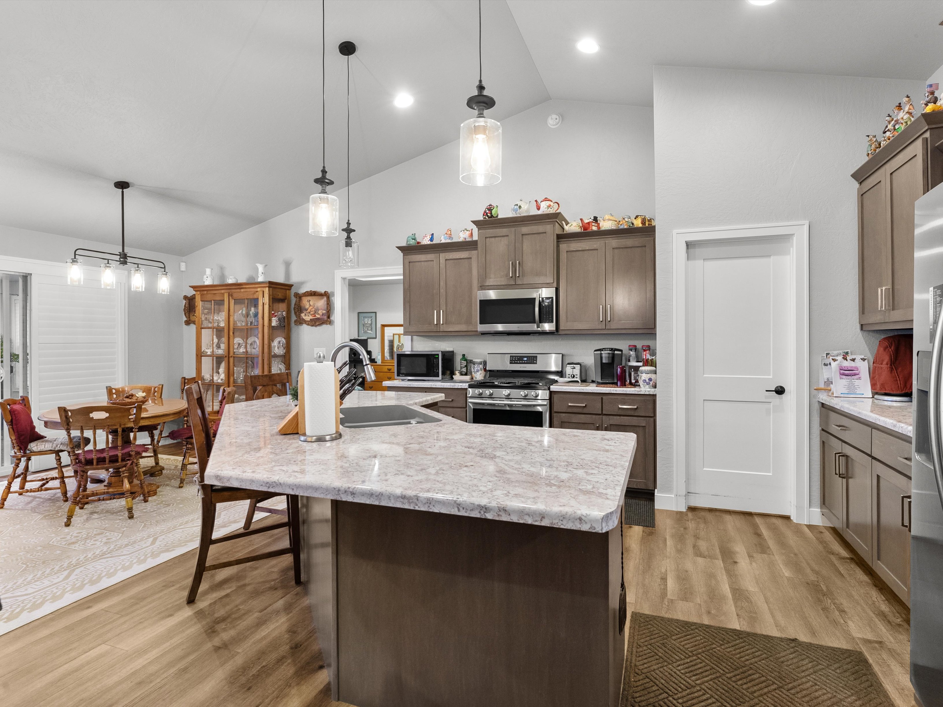 Green Bay, Wisconsin, 54313, United States, 4 Bedrooms Bedrooms, ,4 BathroomsBathrooms,Residential,For Sale,2010361