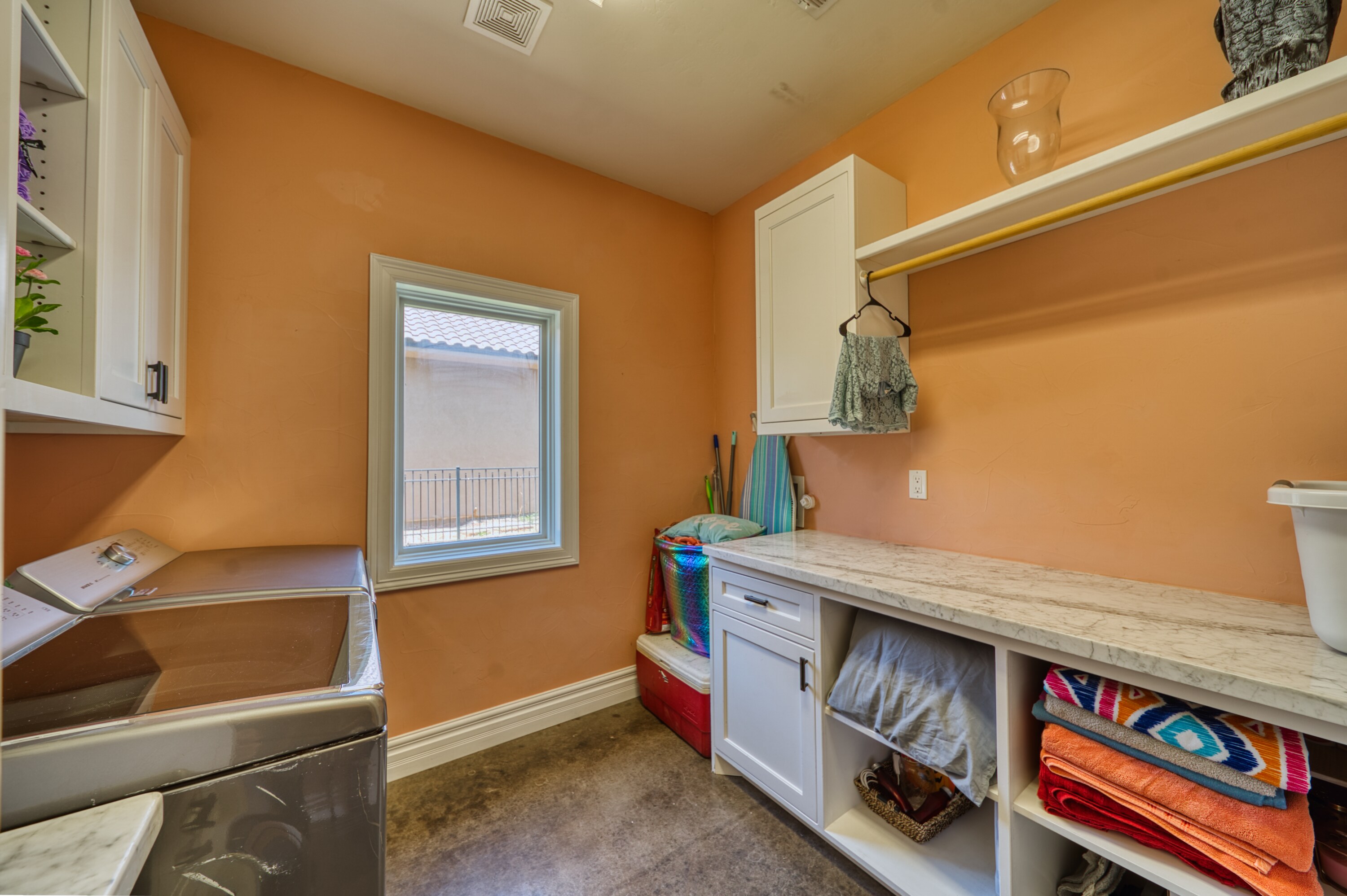 Carlsbad, New Mexico, 88220, United States, 5 Bedrooms Bedrooms, ,4 BathroomsBathrooms,Residential,For Sale,1974334