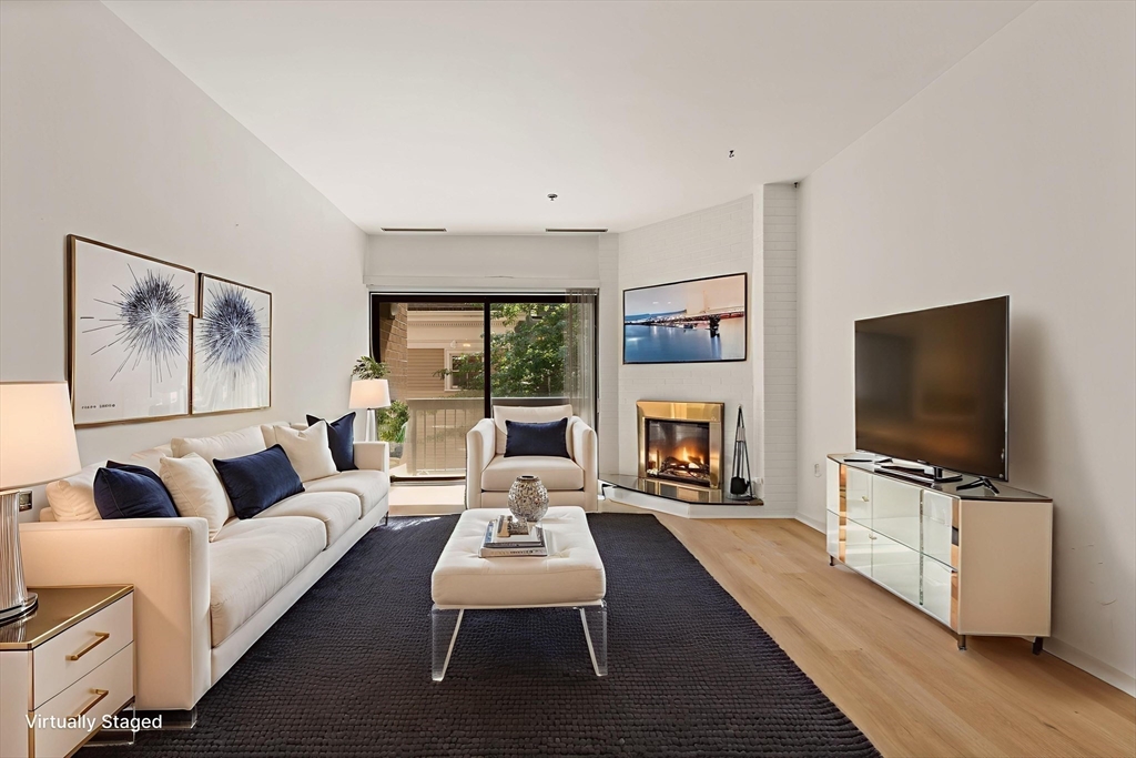Brookline, Massachusetts, 02446, United States, 2 Bedrooms Bedrooms, ,2 BathroomsBathrooms,Residential,For Sale,1920109