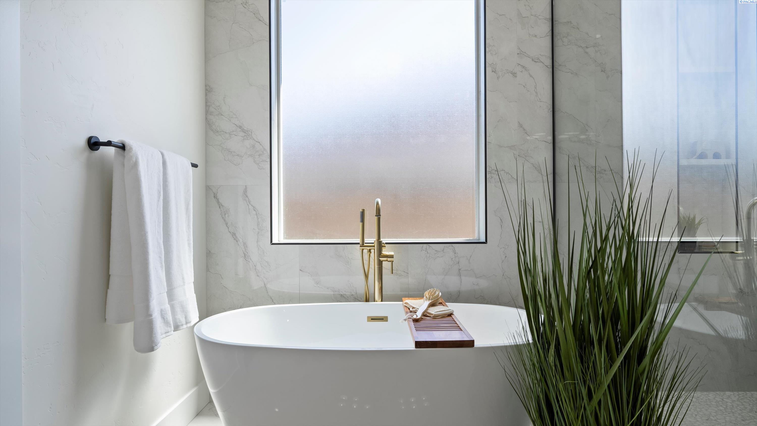 Richland, Washington, 99352, United States, 4 Bedrooms Bedrooms, ,3 BathroomsBathrooms,Residential,For Sale,1996125