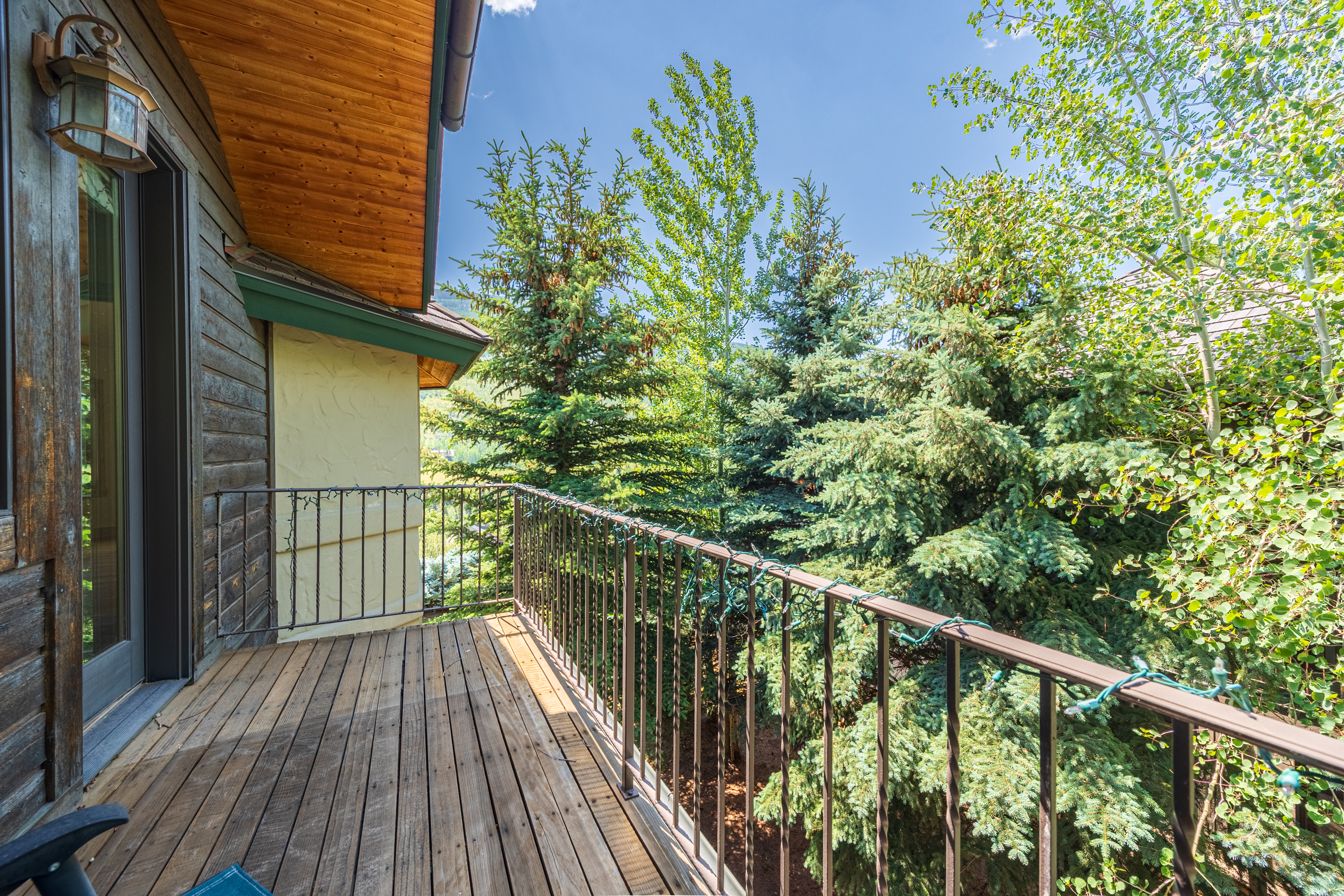  Custom-built, Single-family Home in the Exclusive Grand Traverse Neighborhood - 物件實景