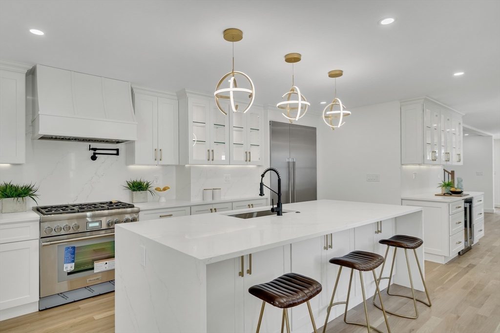 Cambridge, Massachusetts, 02139, United States, 4 Bedrooms Bedrooms, ,5 BathroomsBathrooms,Residential,For Sale,1891277
