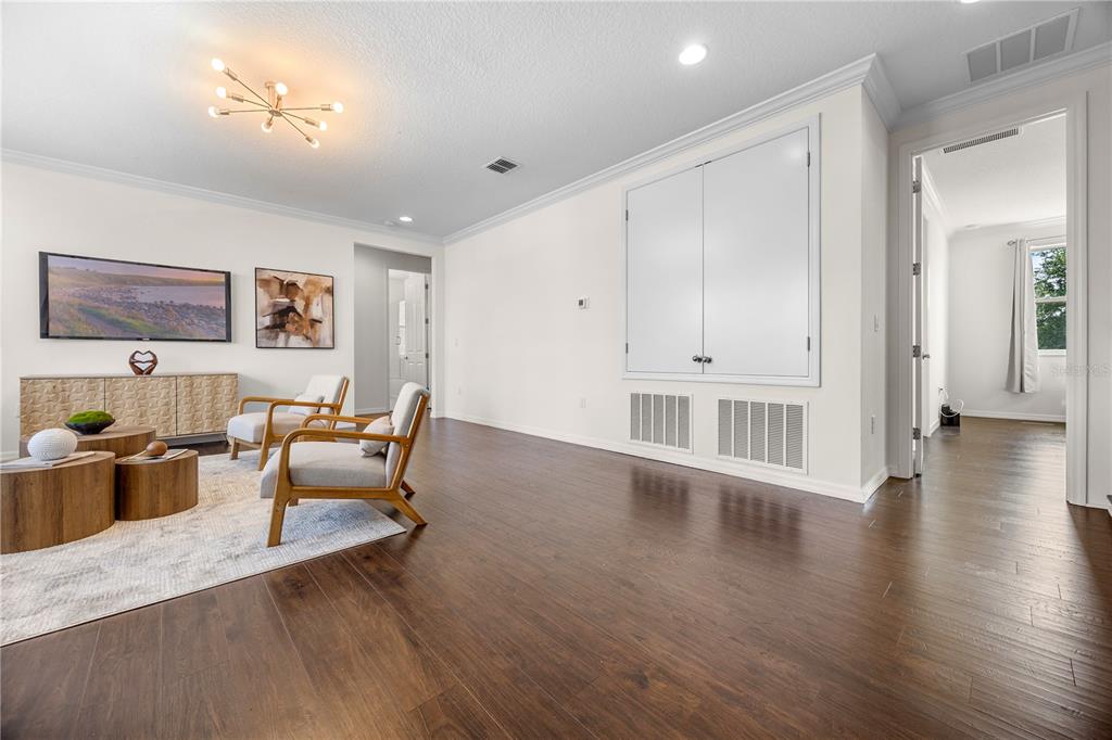 Orlando, Florida, 32836, United States, 5 Bedrooms Bedrooms, ,4 BathroomsBathrooms,Residential,For Sale,1940784
