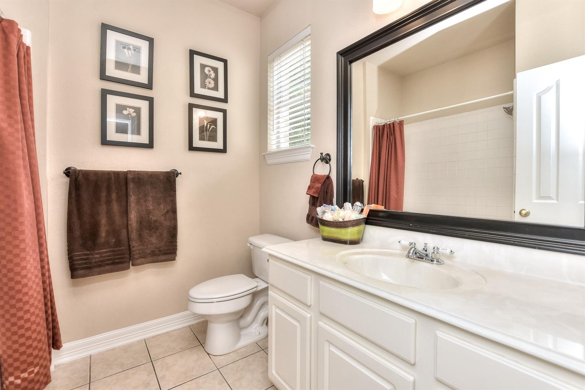 Georgetown, Texas, 78628, United States, 5 Bedrooms Bedrooms, ,4 BathroomsBathrooms,Residential,For Sale,1980780