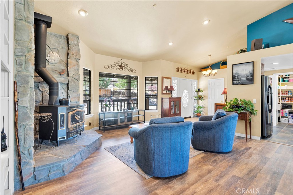 Pinon Hills, California, 92372, United States, 3 Bedrooms Bedrooms, ,2 BathroomsBathrooms,Residential,For Sale,2010420