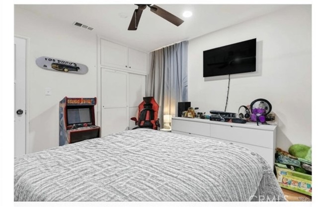 Downey, California, 90241, United States, 3 Bedrooms Bedrooms, ,2 BathroomsBathrooms,Residential,For Sale,1914661
