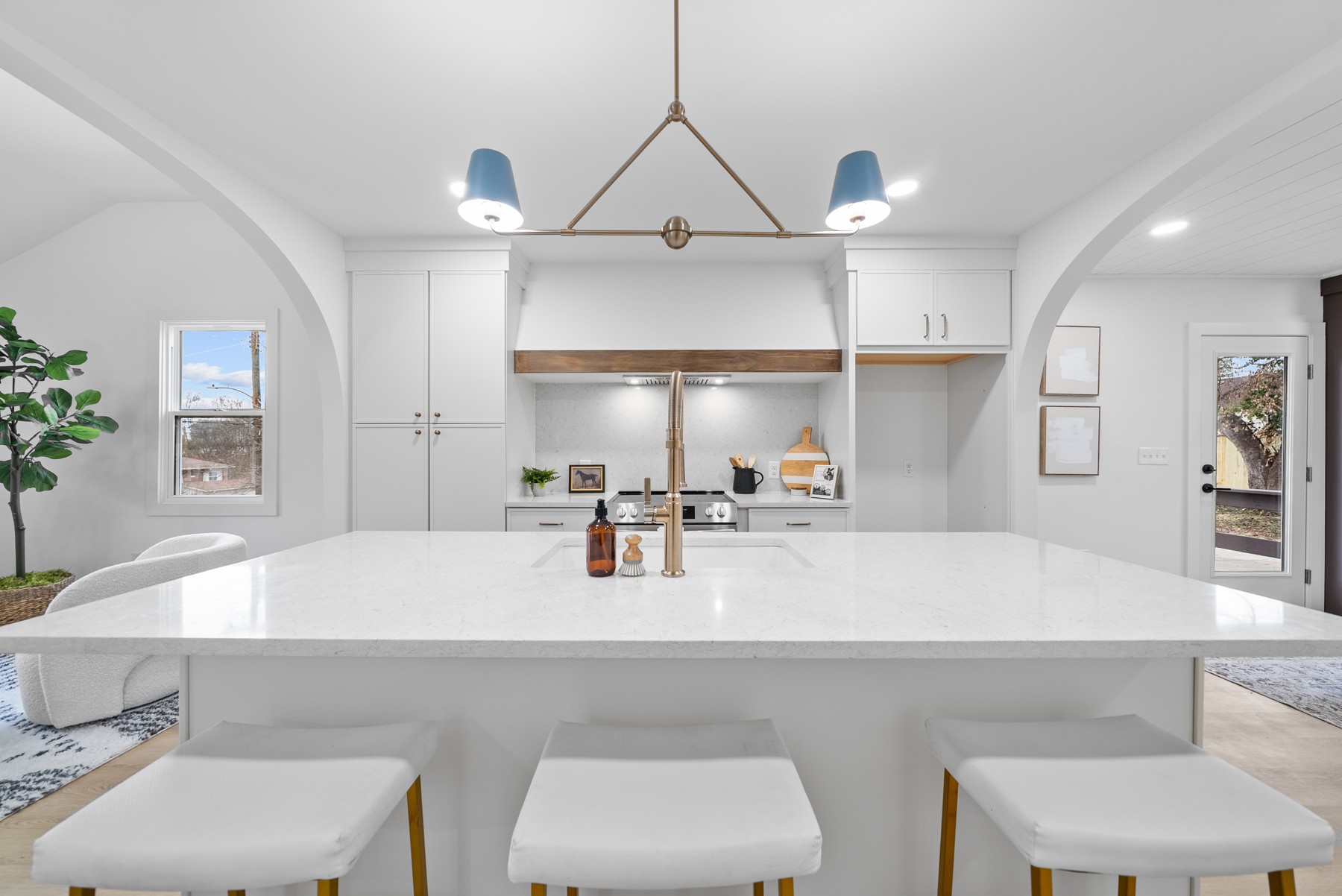 Nashville, Tennessee, 37209, United States, 4 Bedrooms Bedrooms, ,3 BathroomsBathrooms,Residential,For Sale,1999048