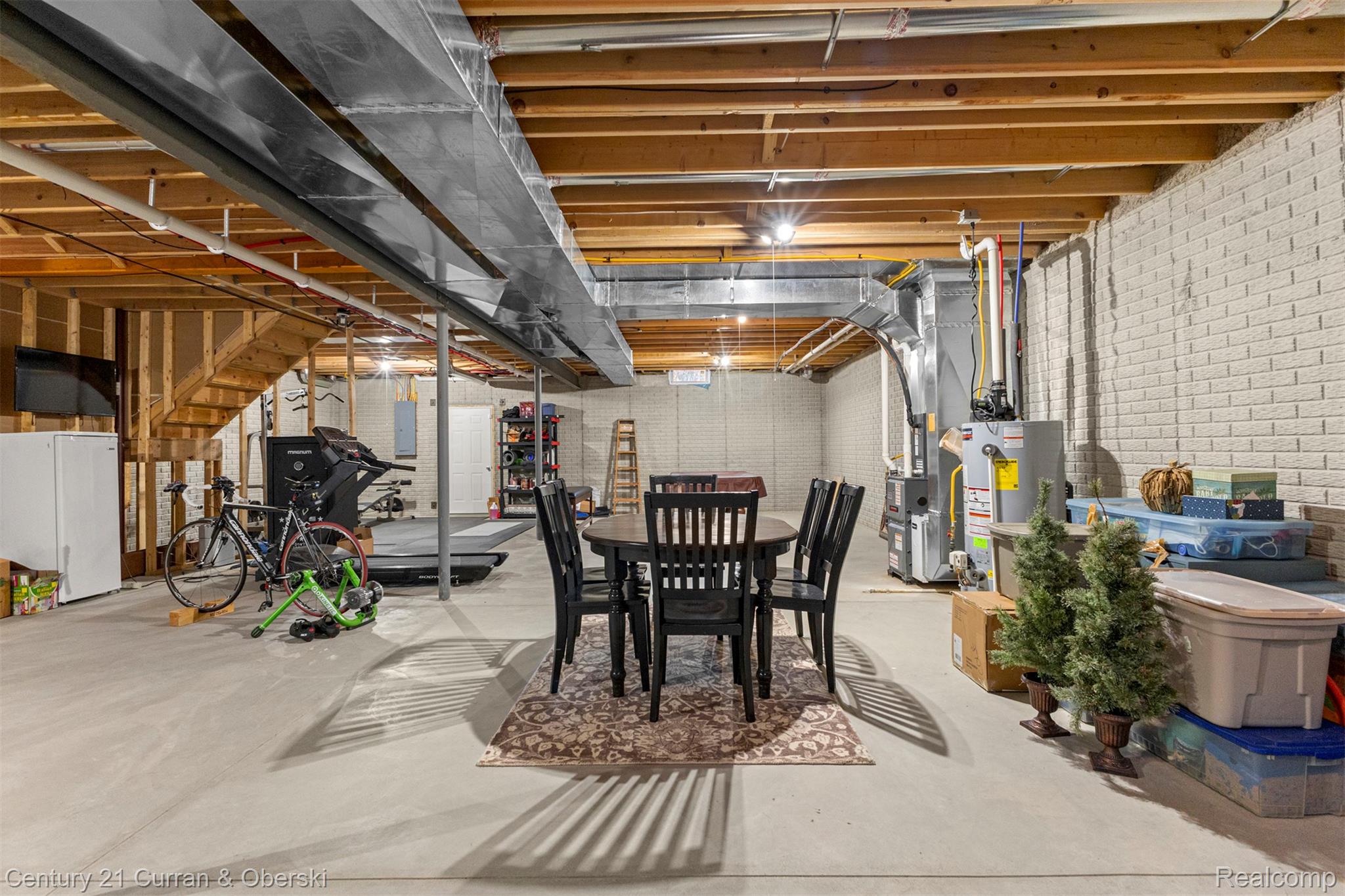 Monroe, Michigan, 48161, United States, 4 Bedrooms Bedrooms, ,3 BathroomsBathrooms,Residential,For Sale,1995376